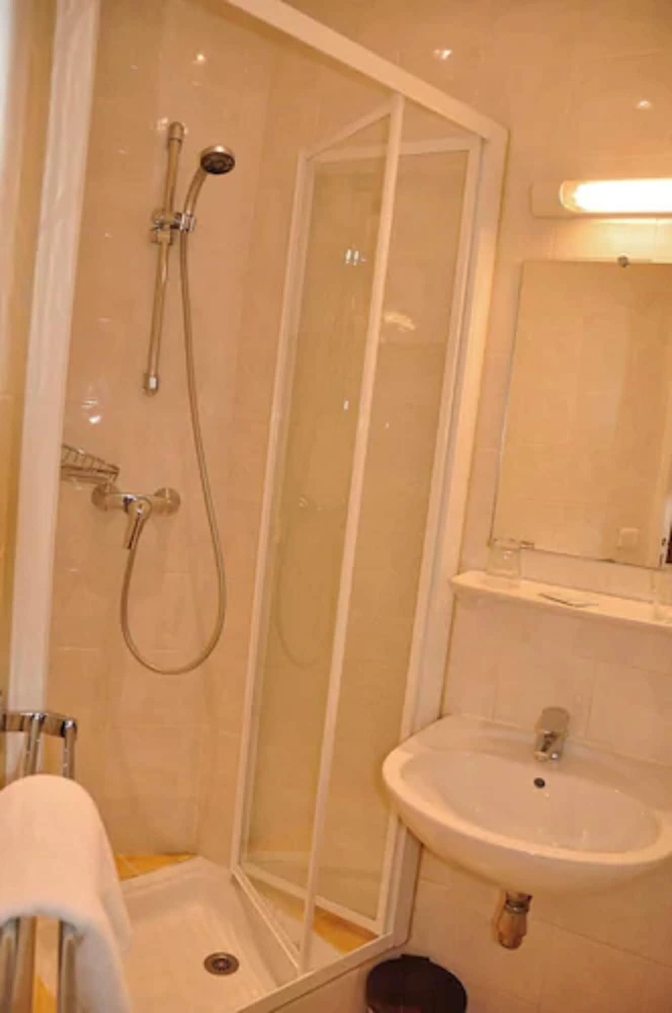 Equipamiento de Habitación Hôtel Verlaine