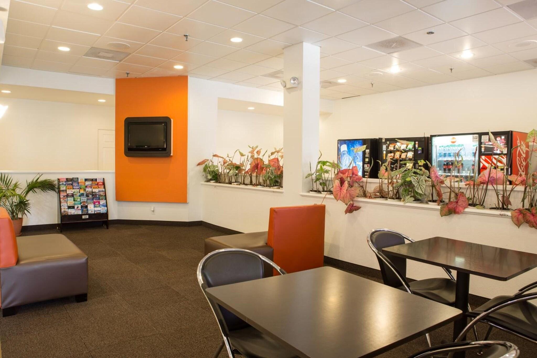 Restaurant Motel 6 Cutler Bay, FL