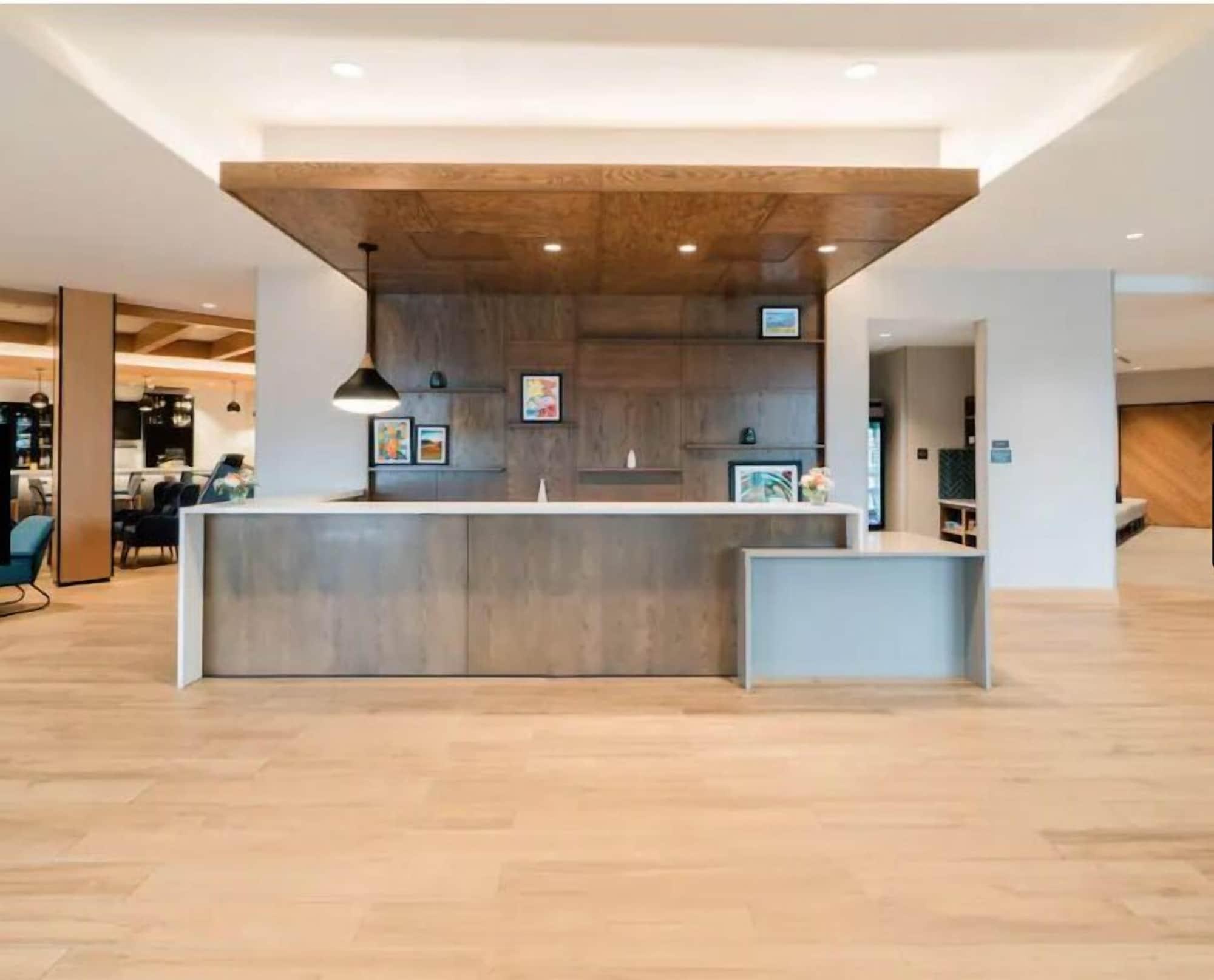 Vista Lobby Hyatt Place Sacramento International Airport