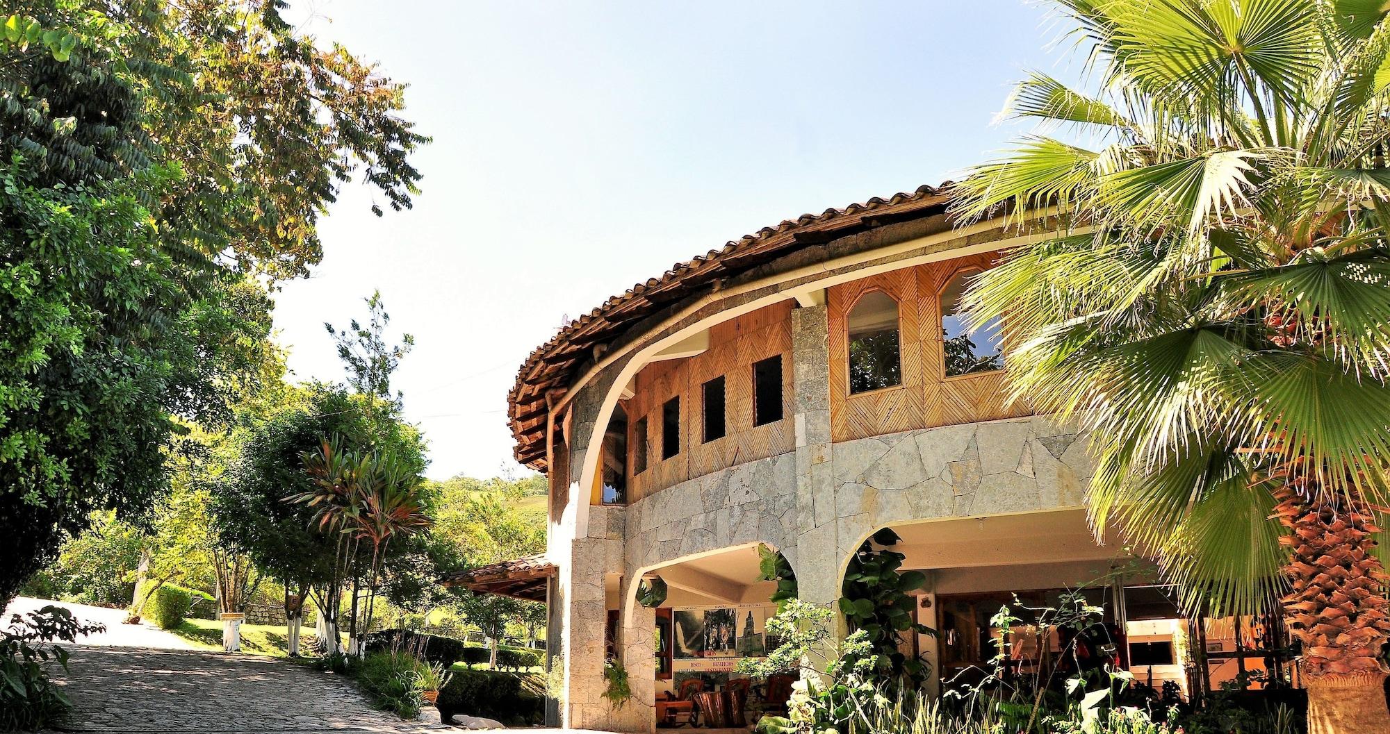 Varios Hotel Mixti