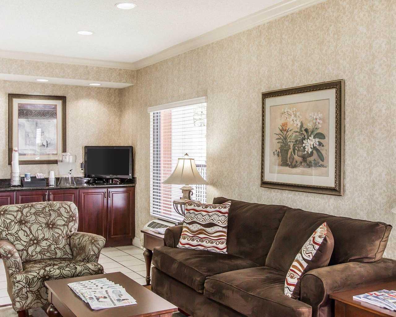 Vista Lobby Quality Inn Cullman I-65 Exit 310