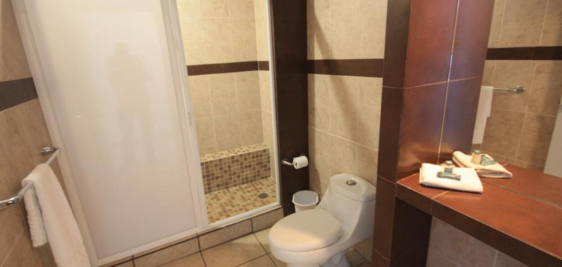 Baño Hotel Splash Inn