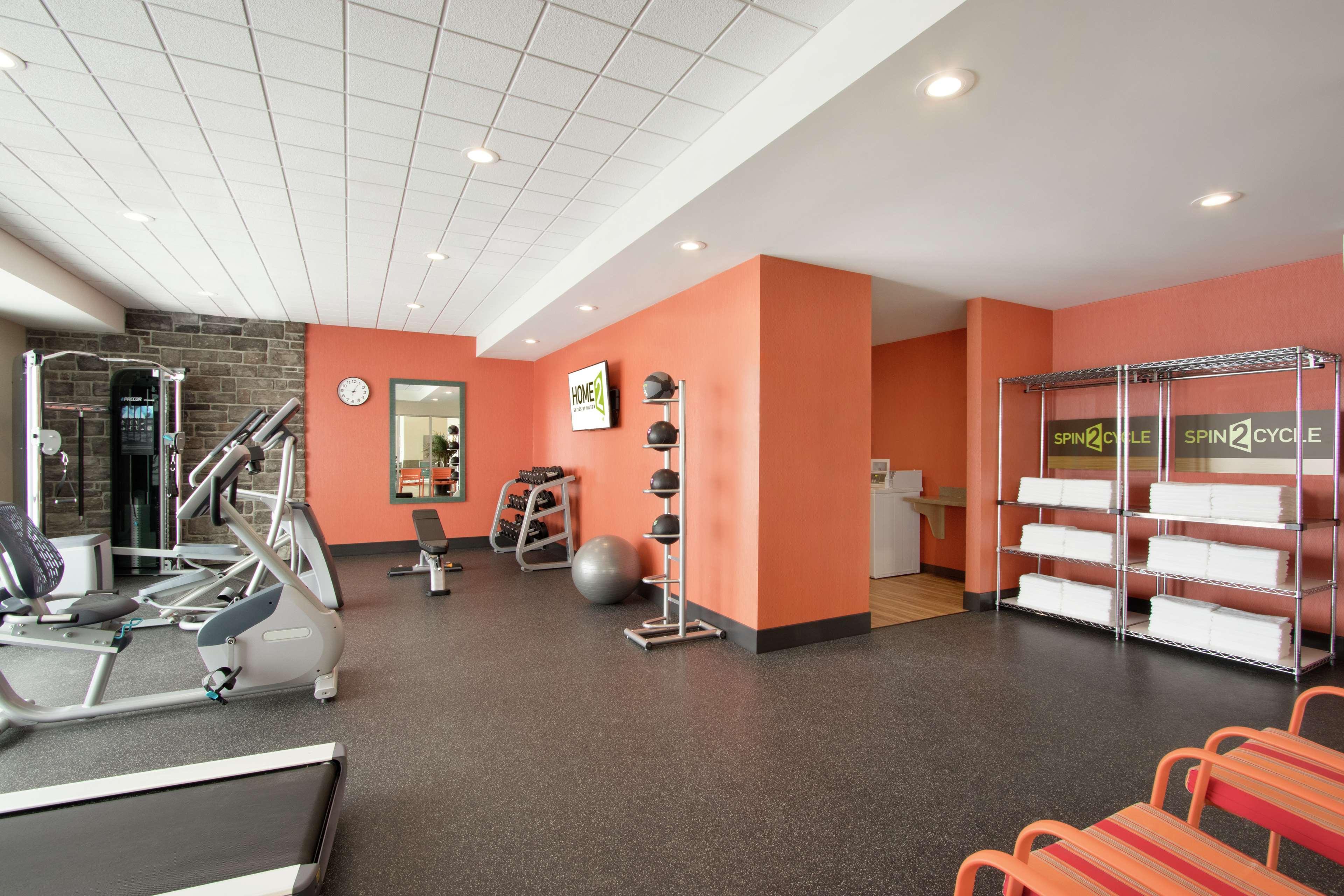 Gimnasio Home2 Suites by Hilton Fort St. John