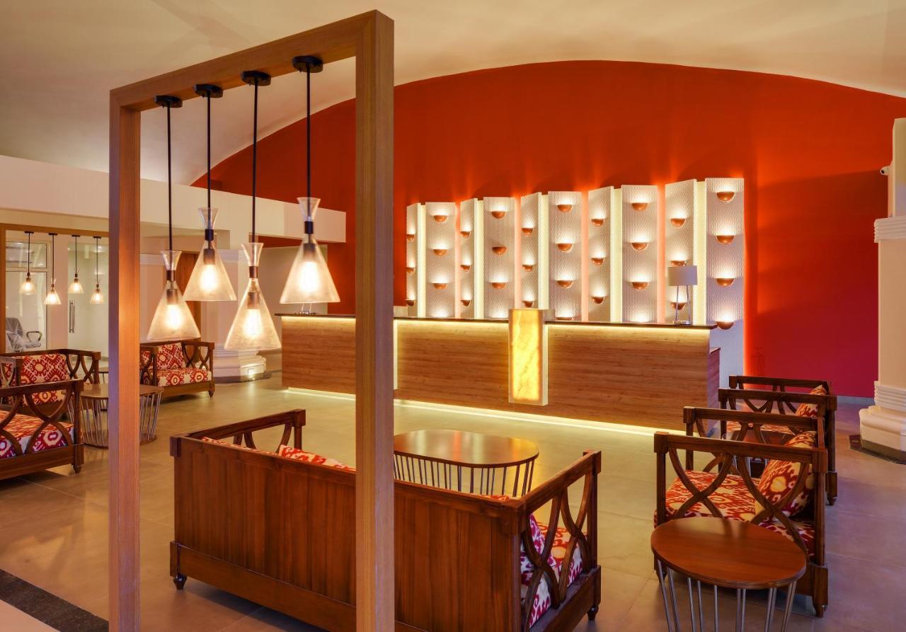 Vista Lobby Sterling Puri