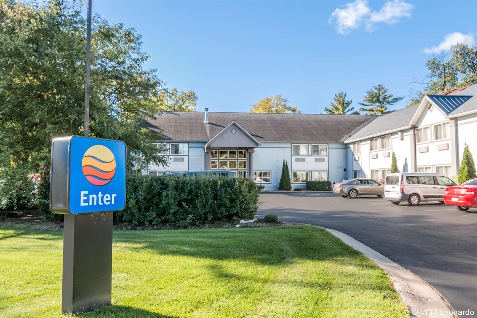Vista Exterior Comfort Inn Traverse City