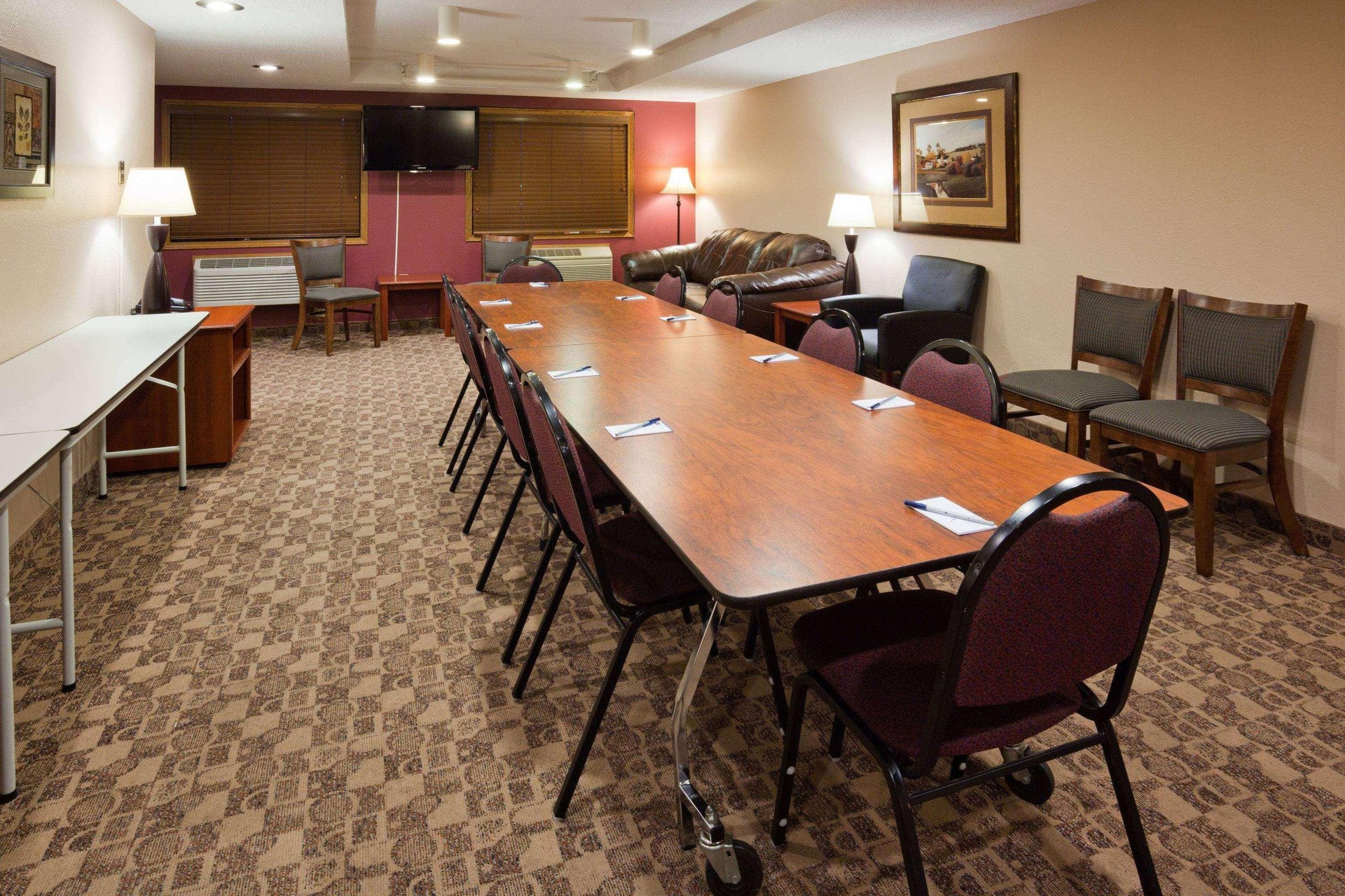 Centro de Negocios Americinn By Wyndham Austin