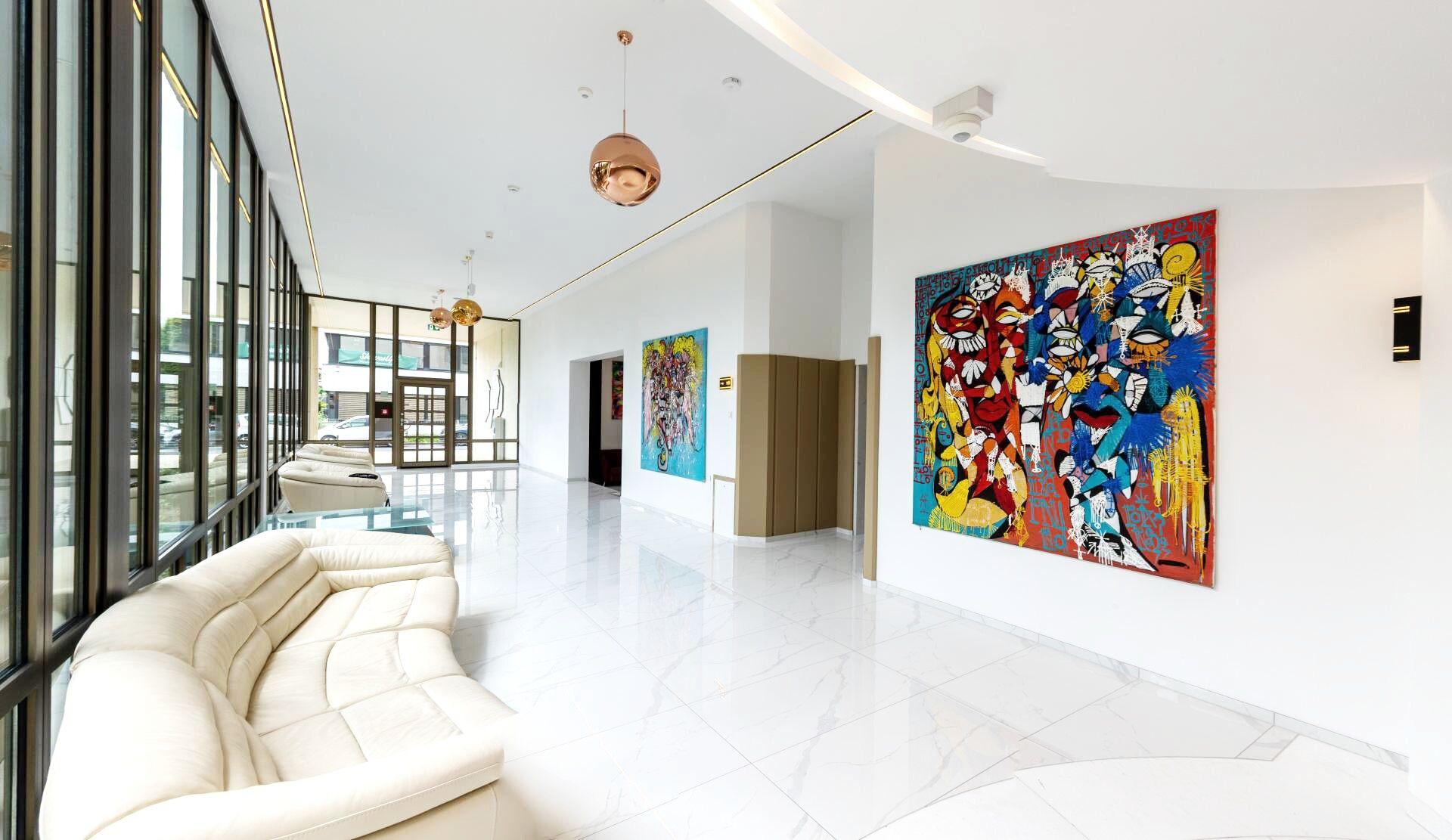 Vista Lobby Treasury Hotel