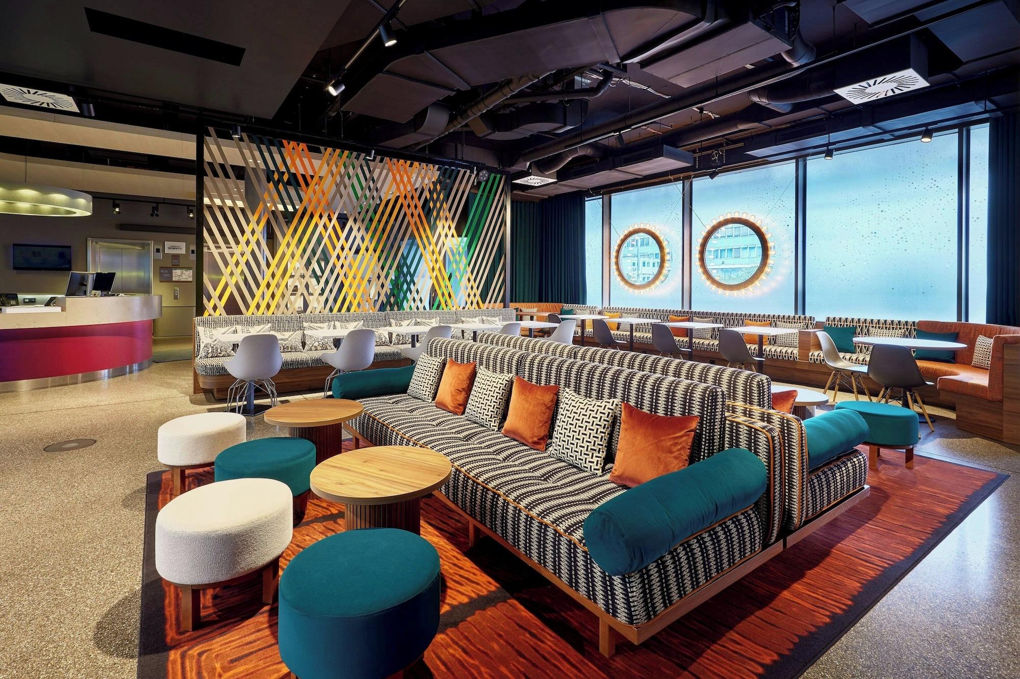 Vista Lobby Aloft Munich