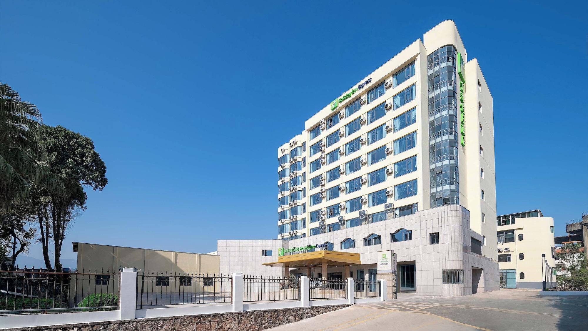 Vista Exterior Holiday Inn Express Longyan Liancheng by IHG