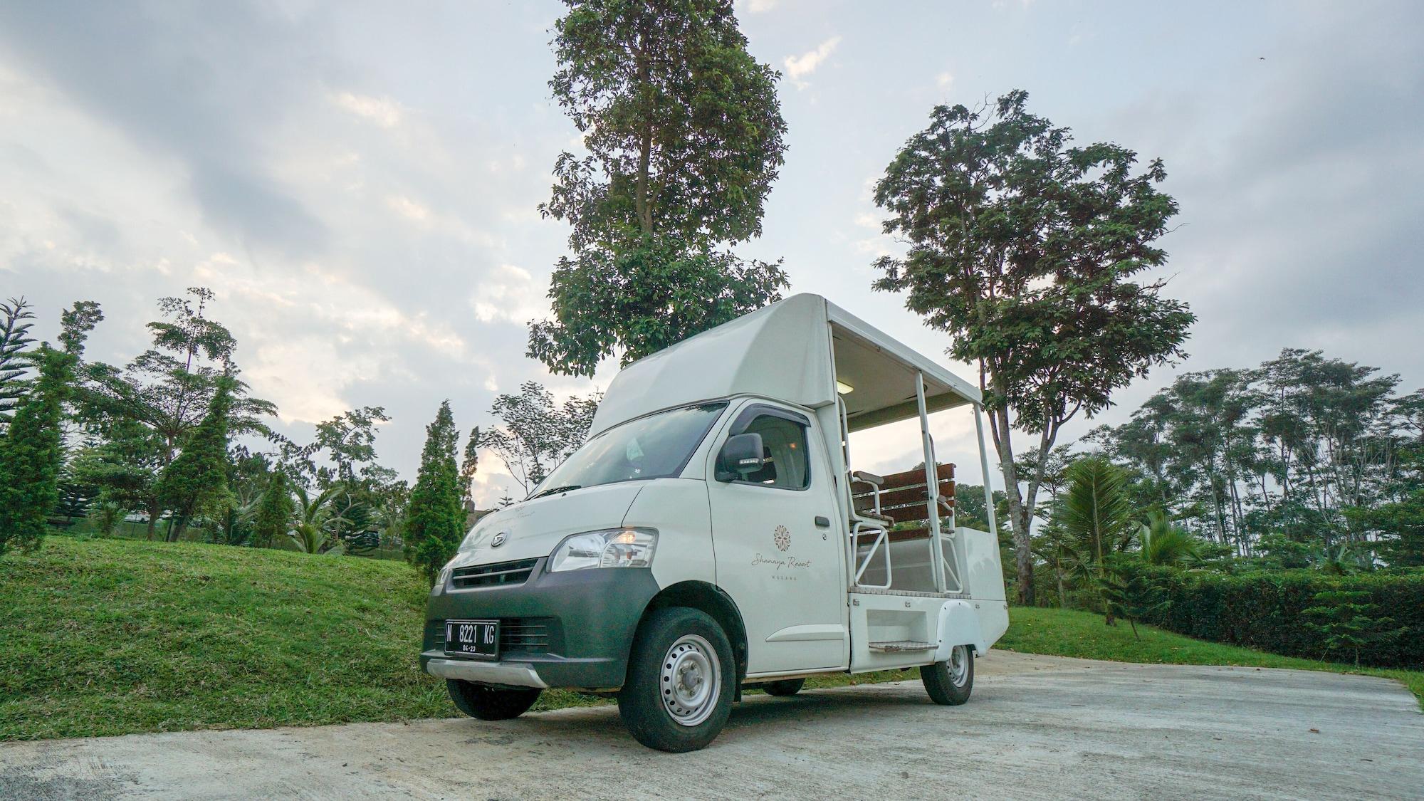 Vista Exterior Shanaya Resort Malang