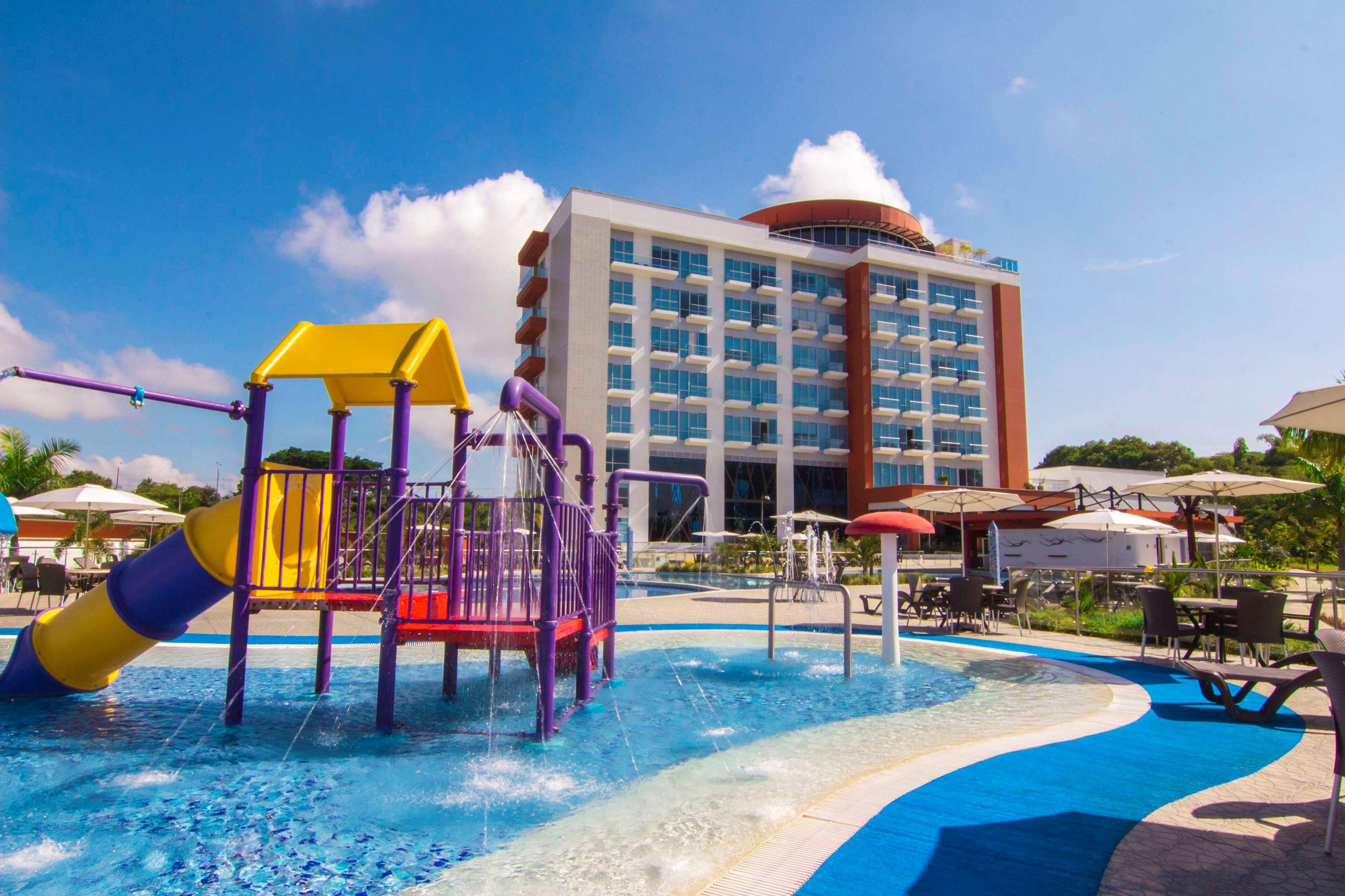 Vista Piscina Hotel Sonesta Pereira