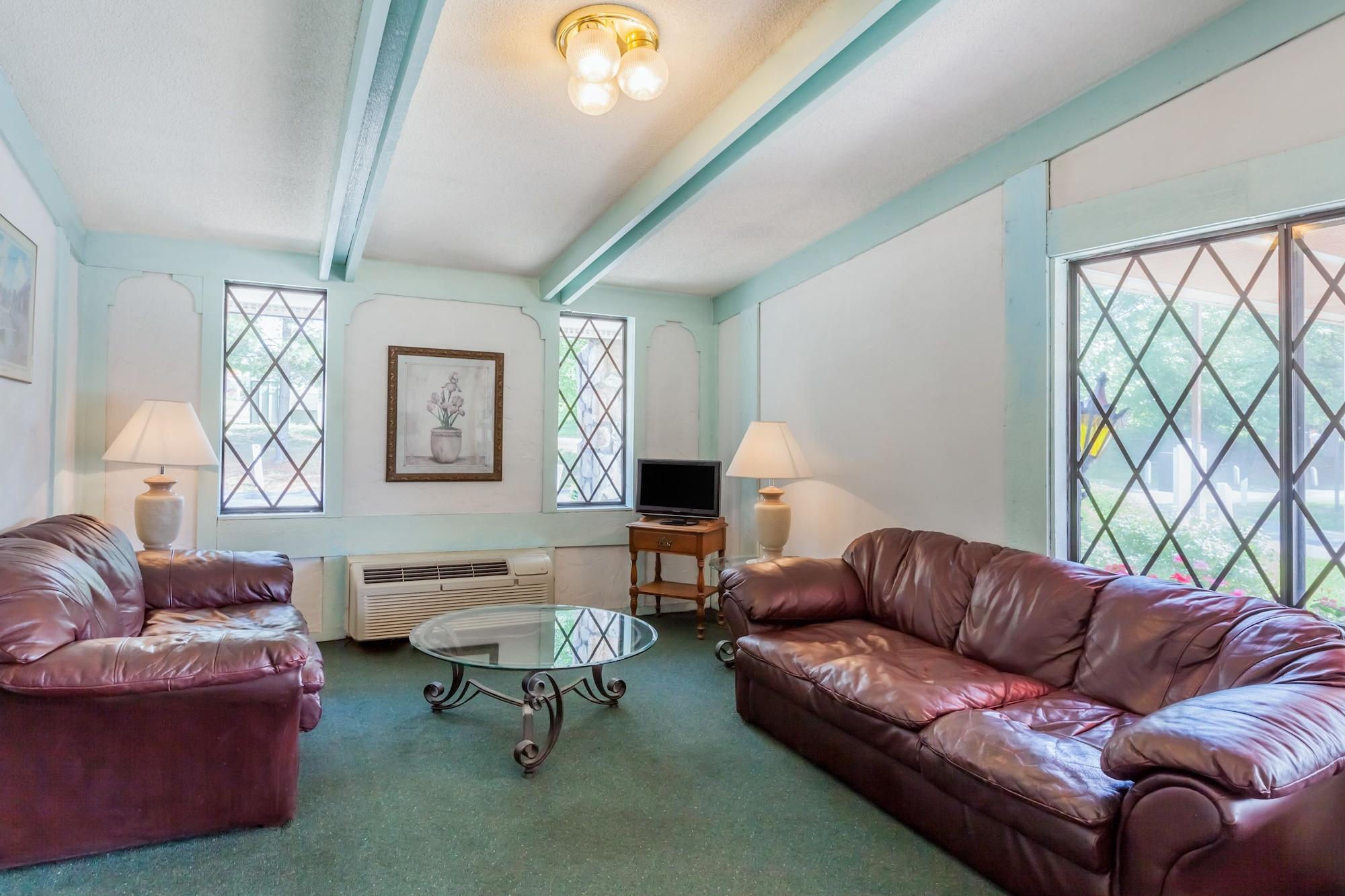 Vista Lobby Travelodge by Wyndham Elkton University Area