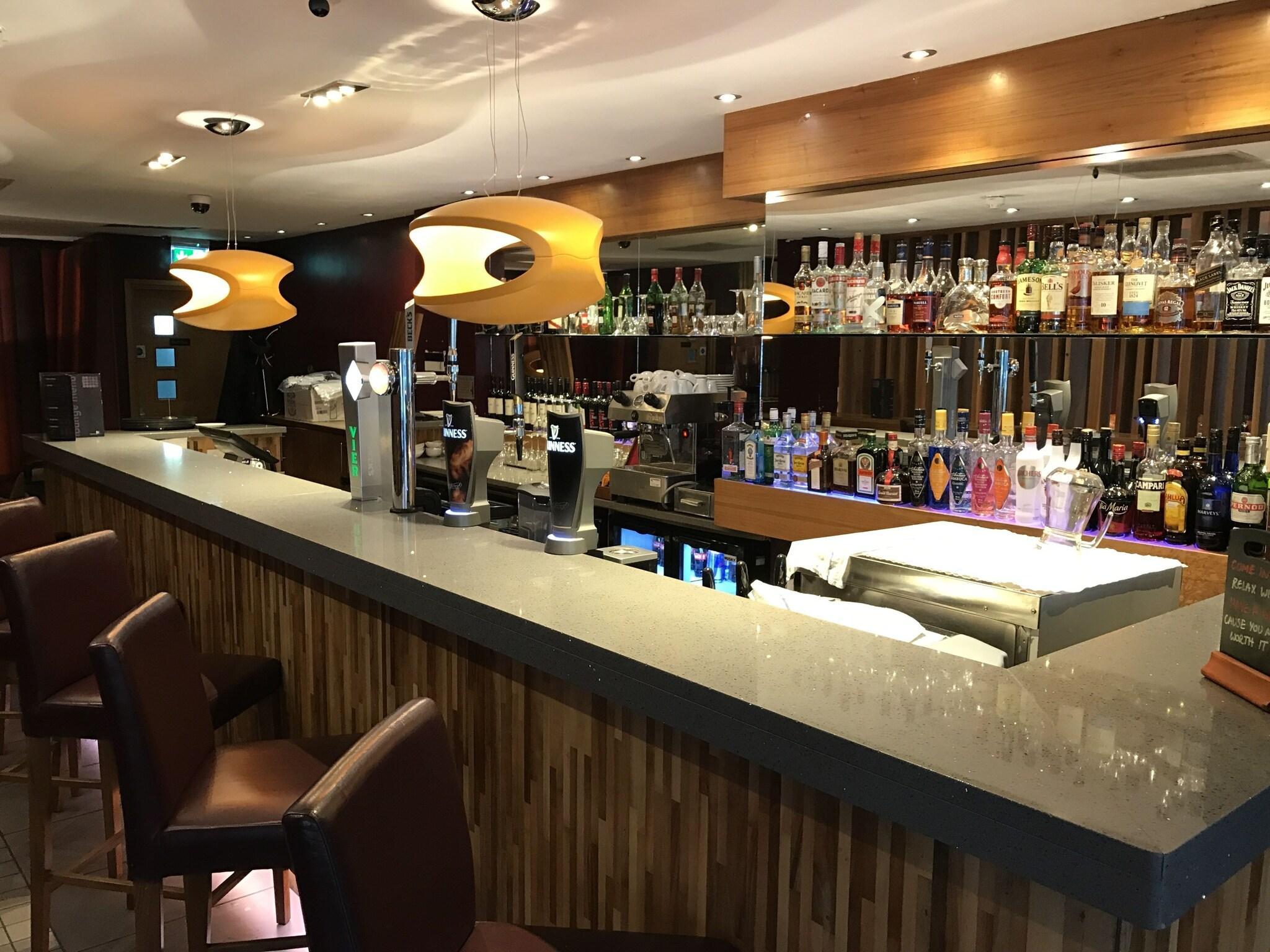 Bar/Salón The Continental Hotel Heathrow