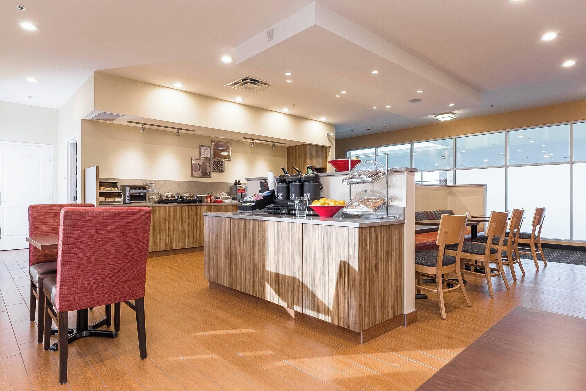 Restaurant TownePlace Suites by Marriott Edmonton South
