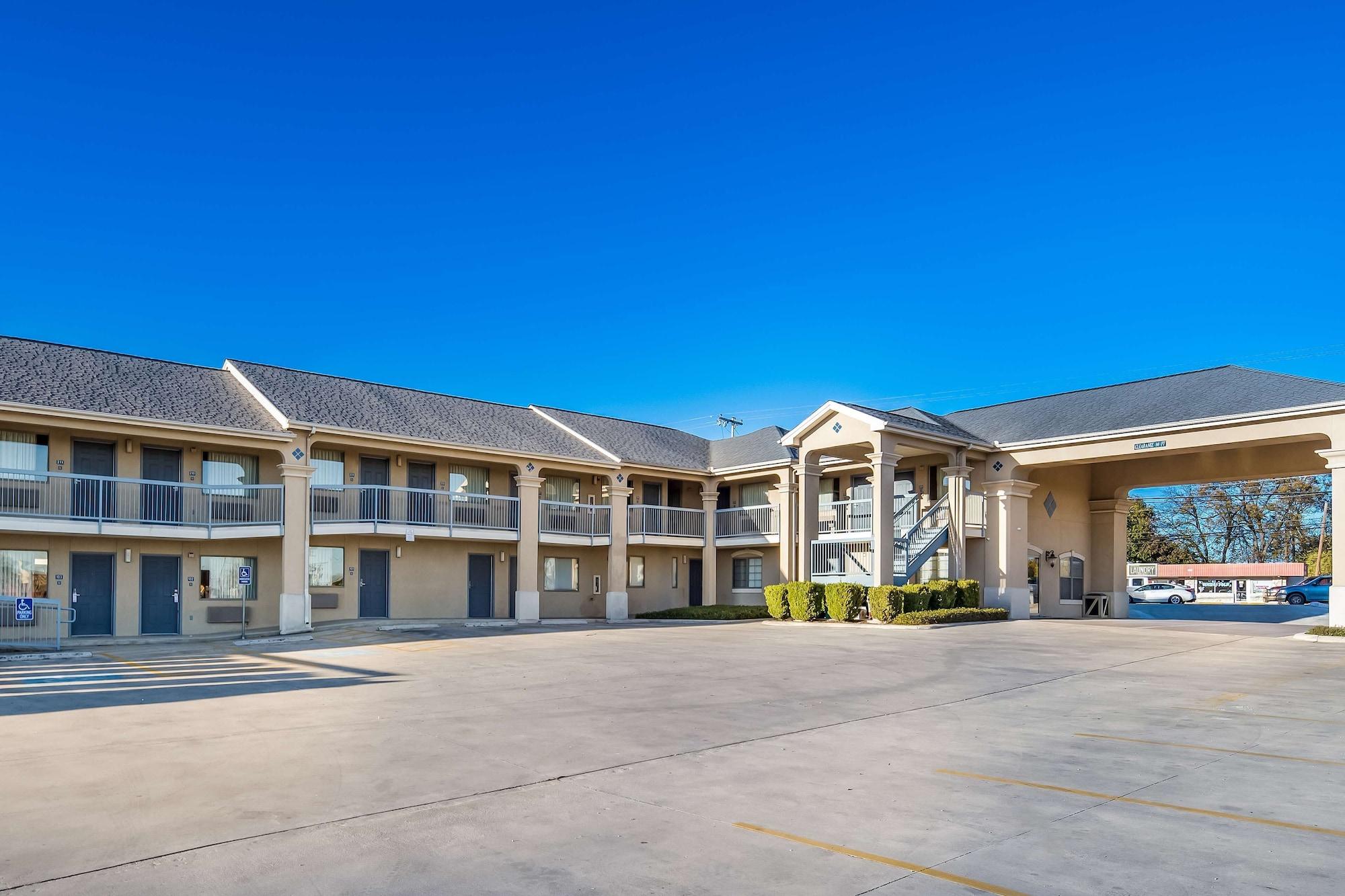 Vista Exterior Americas Best Value Inn New Braunfels San Antonio