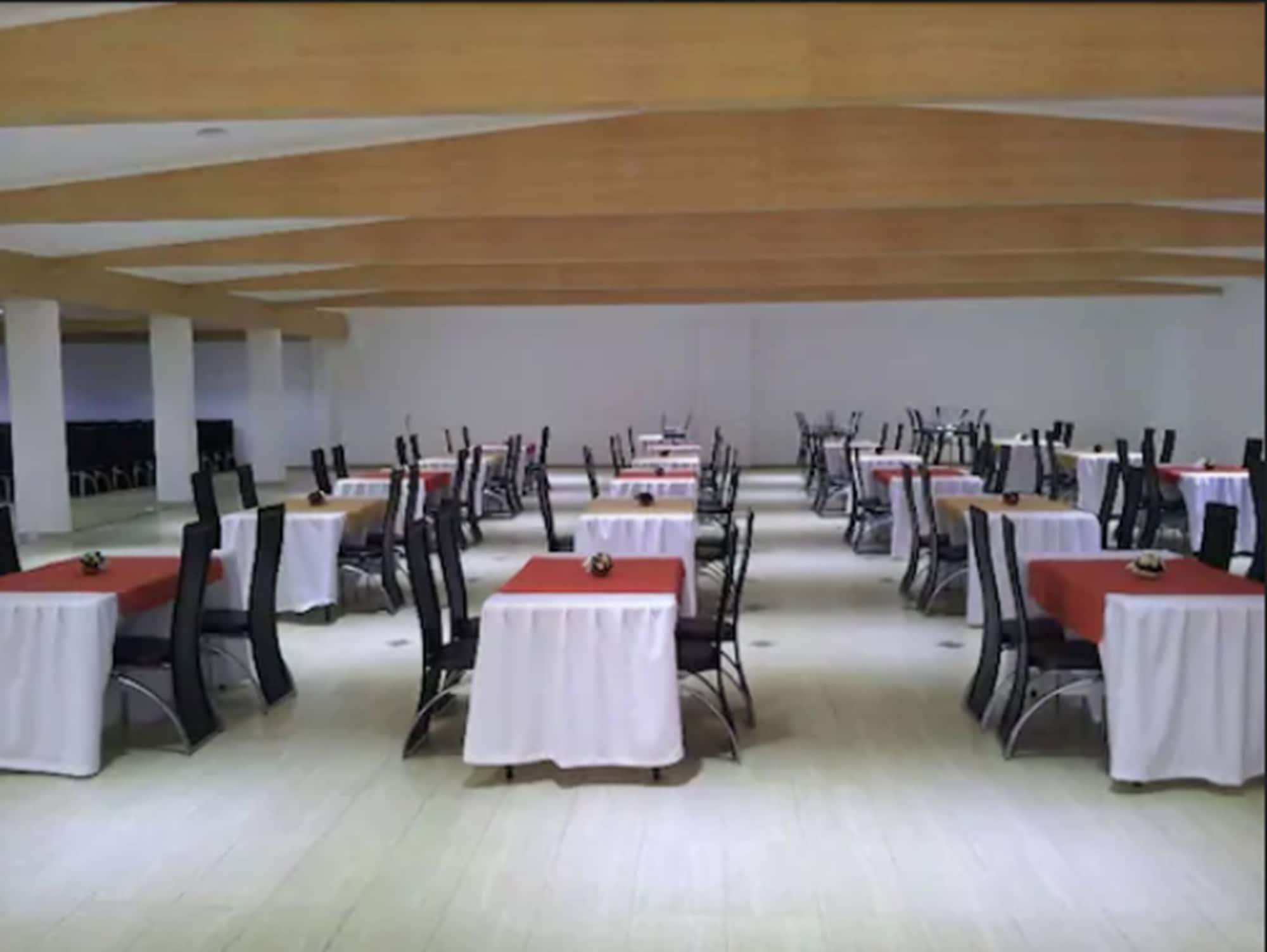 Restaurant Hotel Astore Suites