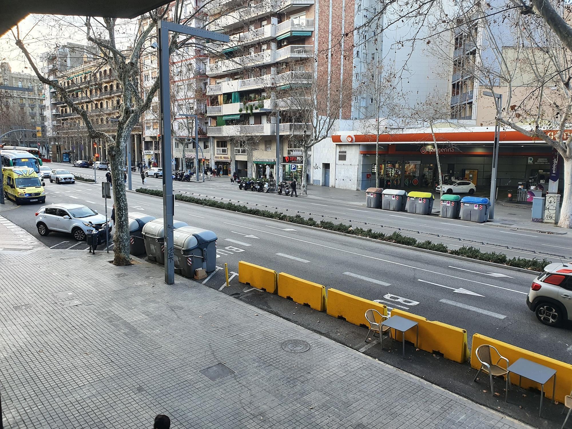 Comodidades del Alojamiento Hostal Río de Castro Barcelona
