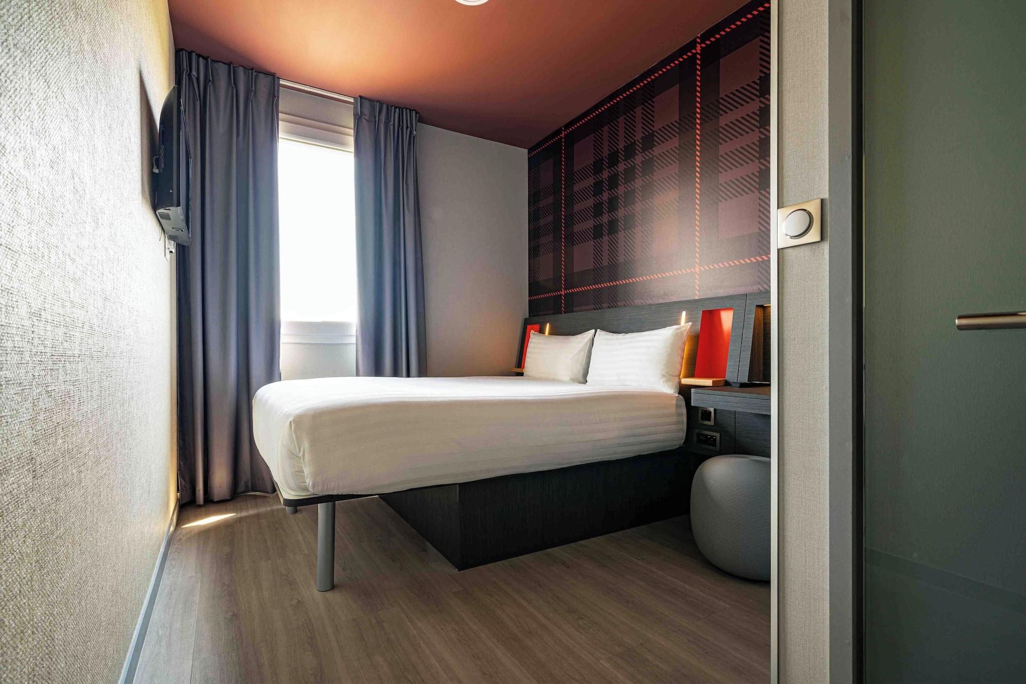 Varios easyHotel Paris Charles de Gaulle