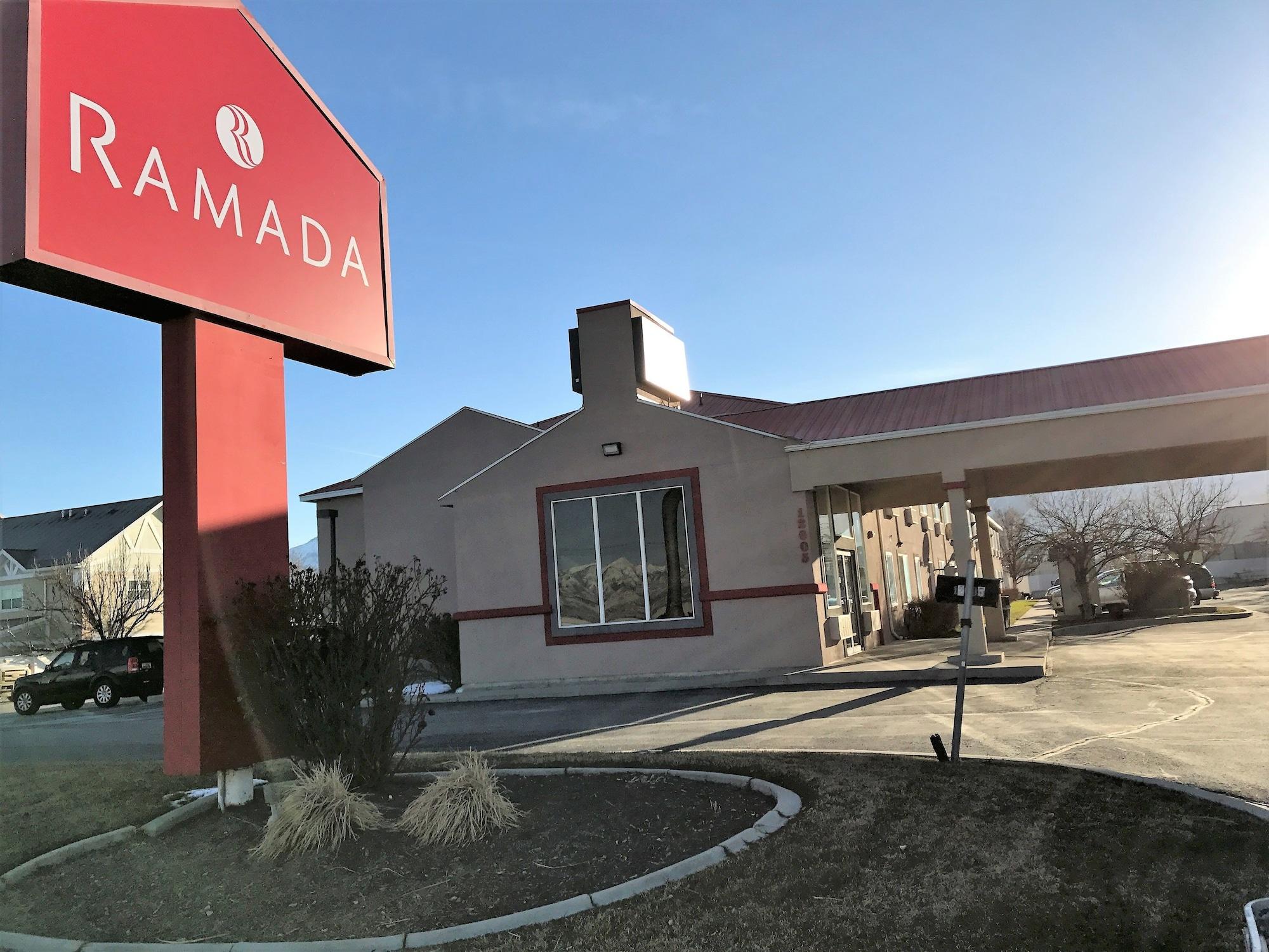 Vista Exterior Ramada by Wyndham Draper