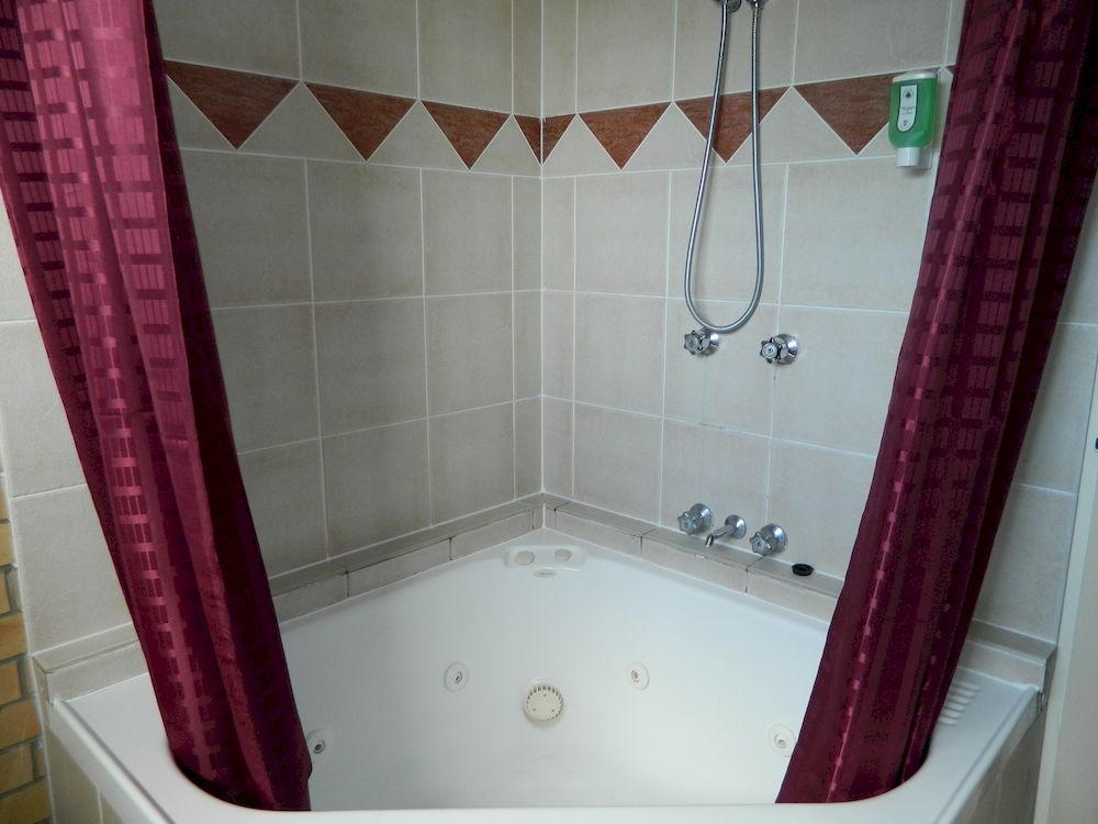 Spa Raintree Motel Biloela