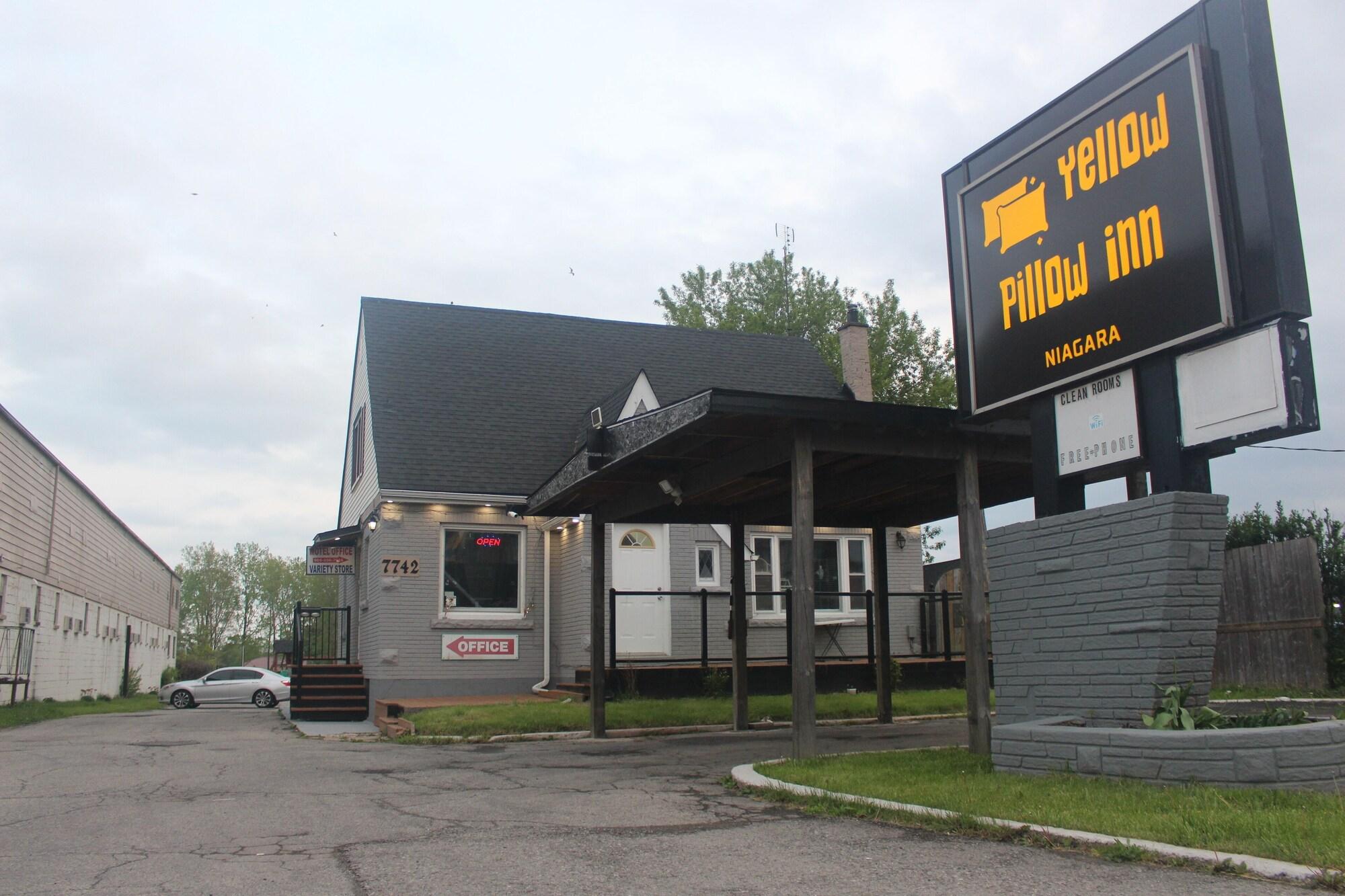 Varios Yellow Pillow inn