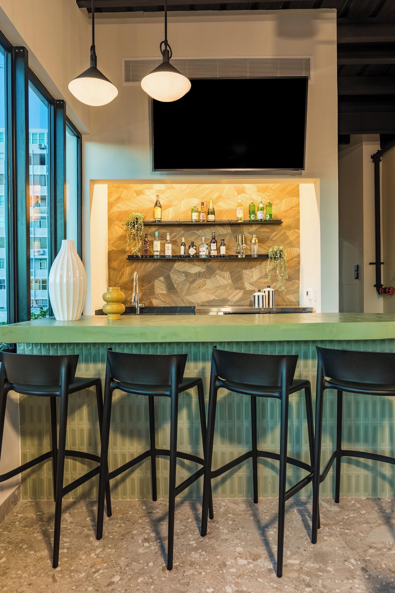 Bar/Salón Magdalena 1163