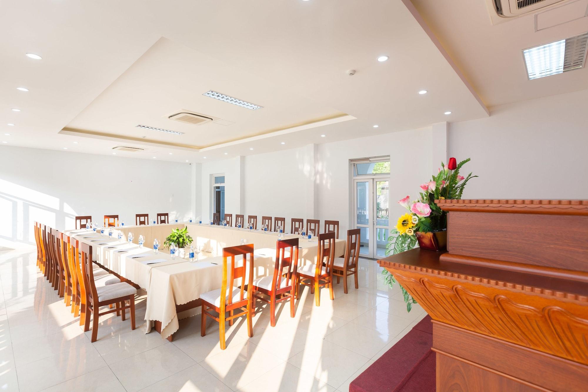 Sala de Reuniones Navy Hotel Danang