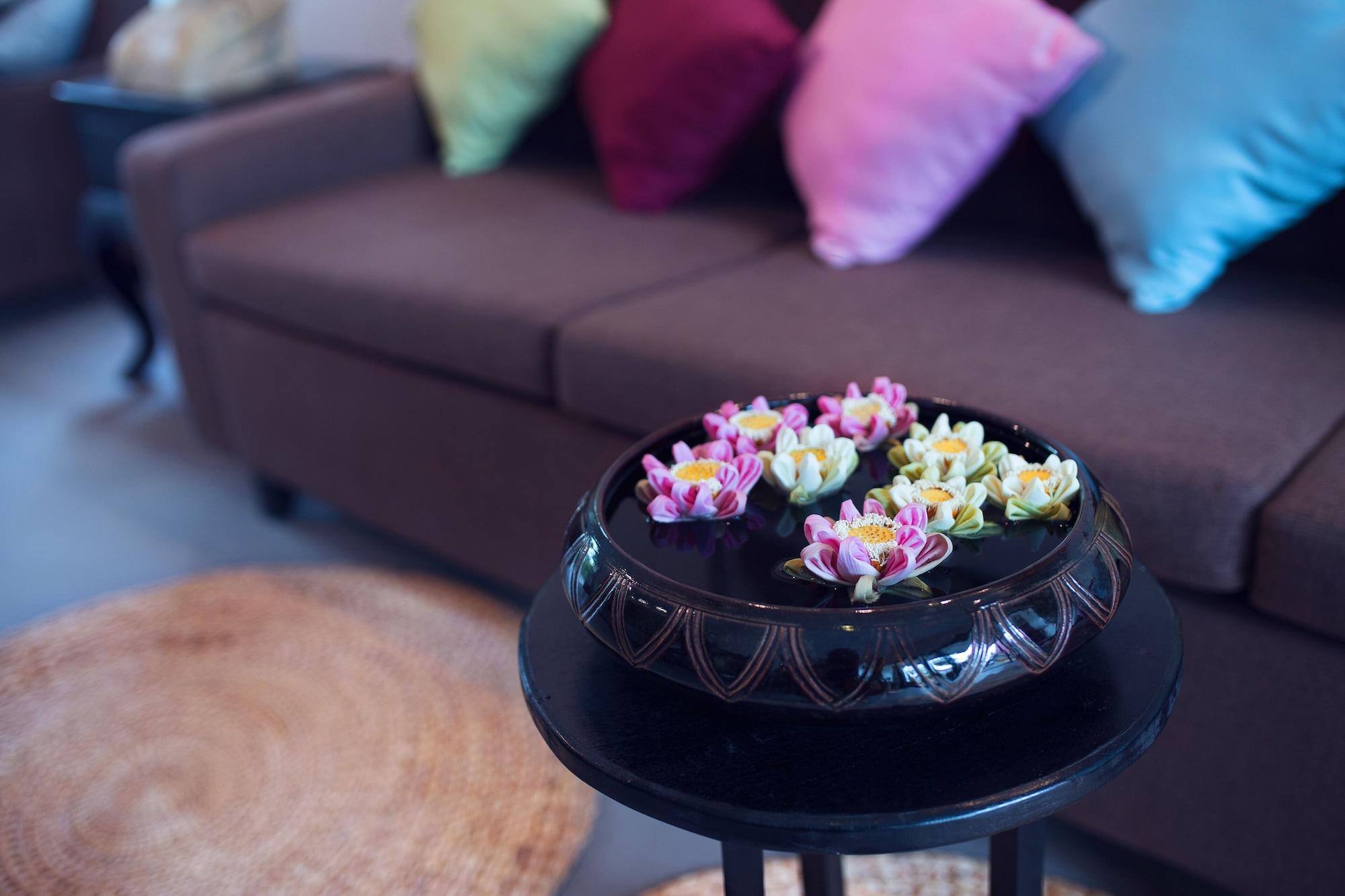 Vista Lobby Ladear Privilege Rooms