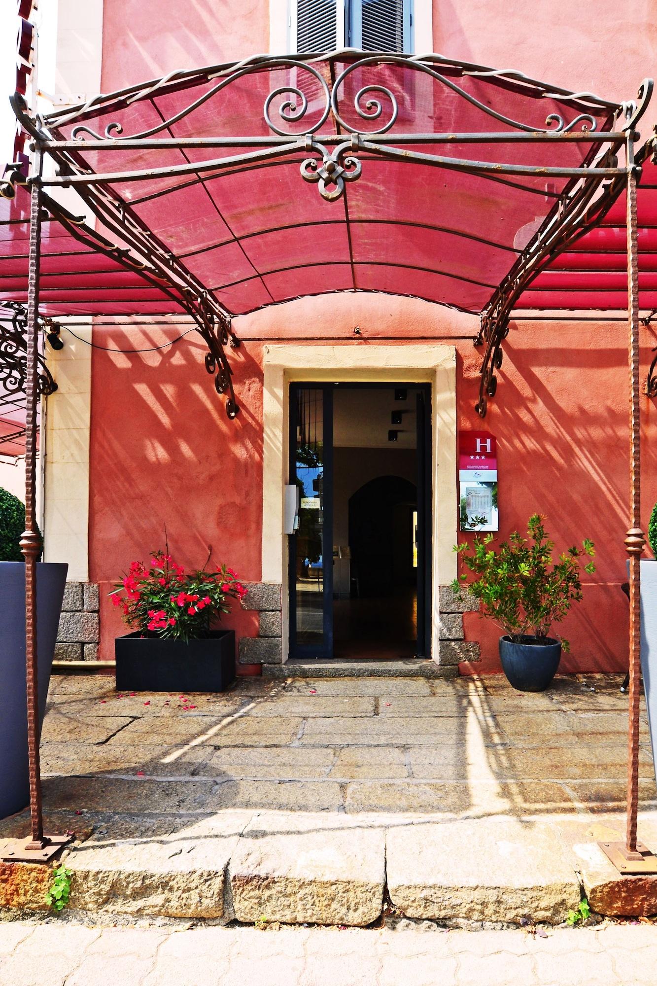 Vista Exterior Christophe Colomb