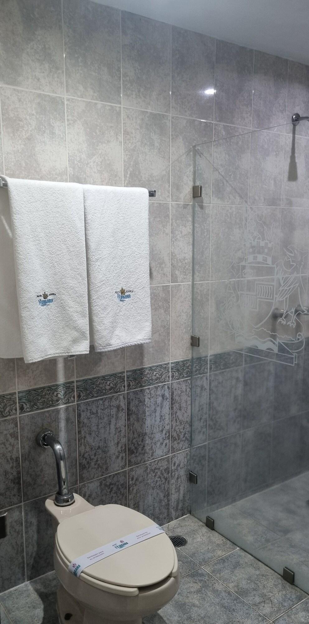 Equipamiento de Habitación Hotel Niagara carretera Dgo-Mazatlan