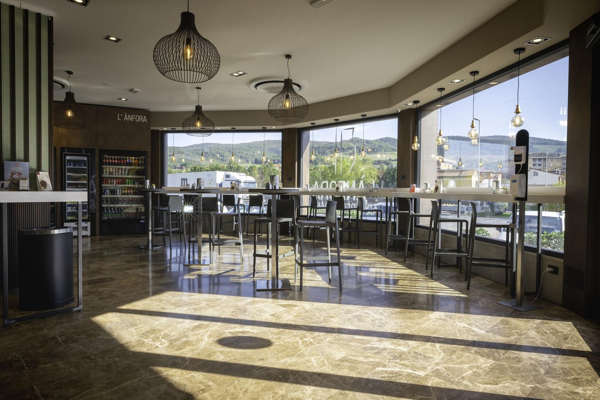 Bar/Salón L'Anfora