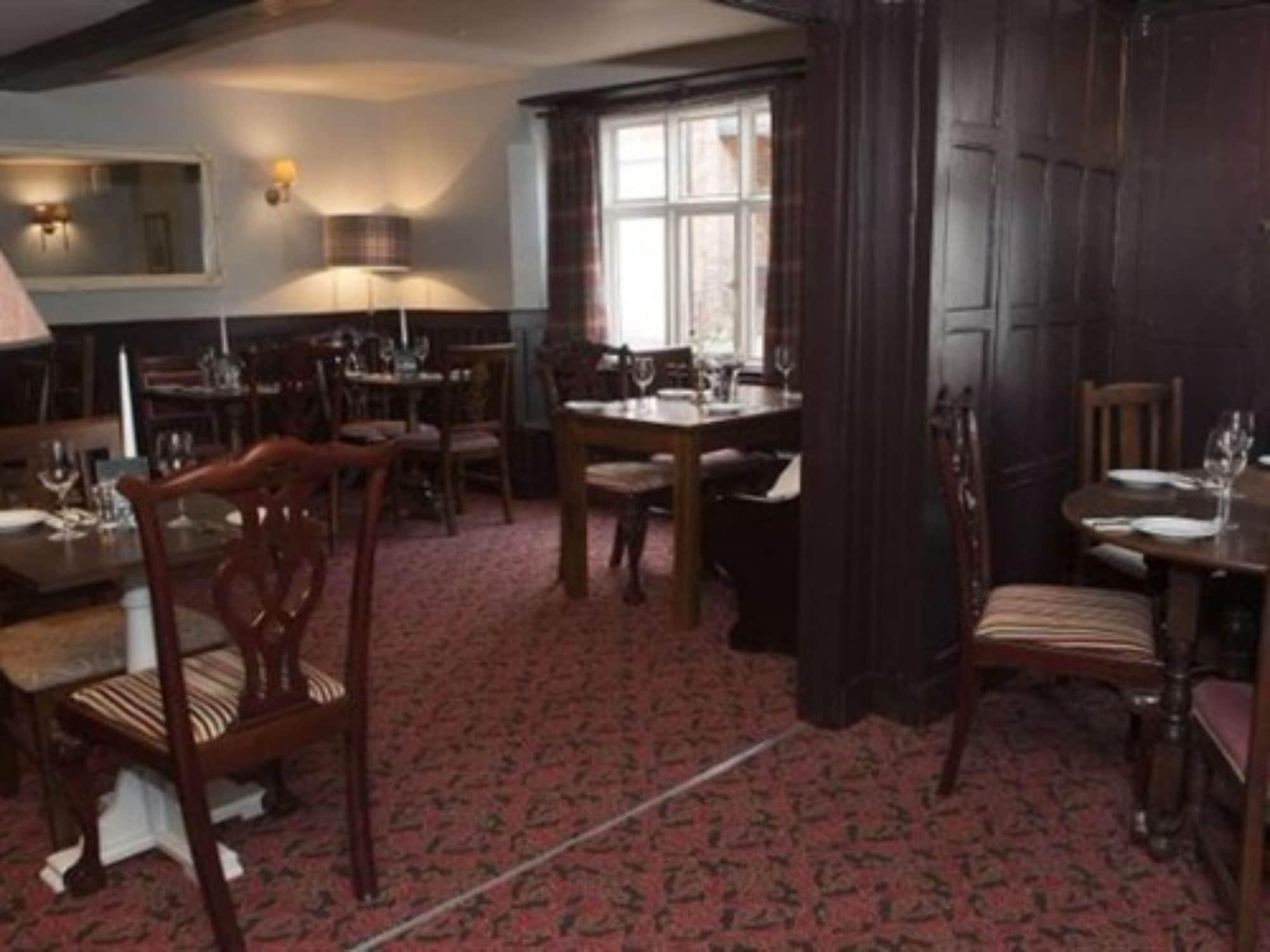 Restaurant Crown and Horns Inn