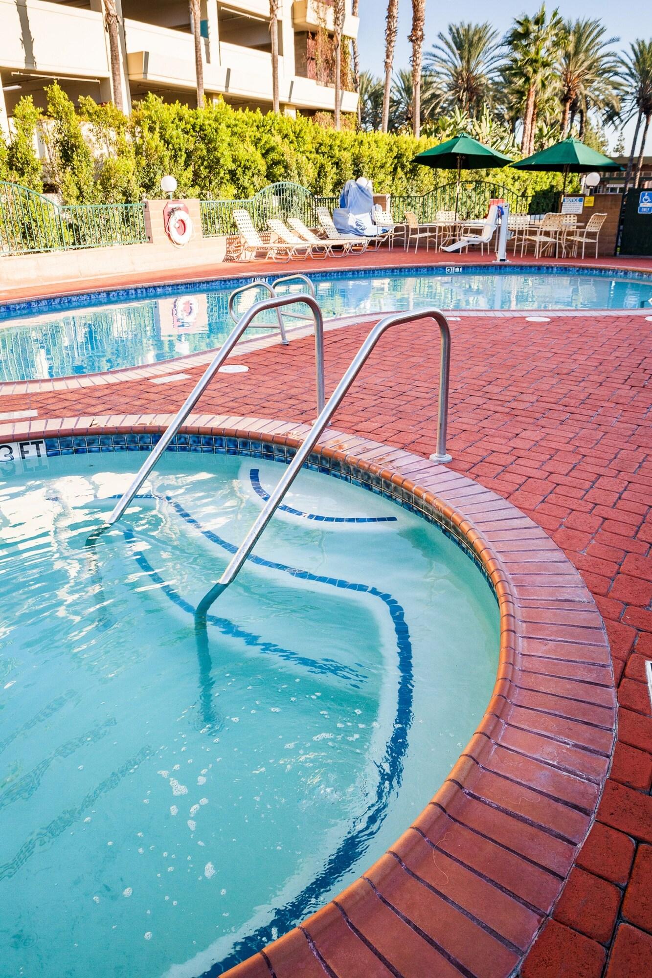 Spa Kings Inn Anaheim at the Park & Convention Center