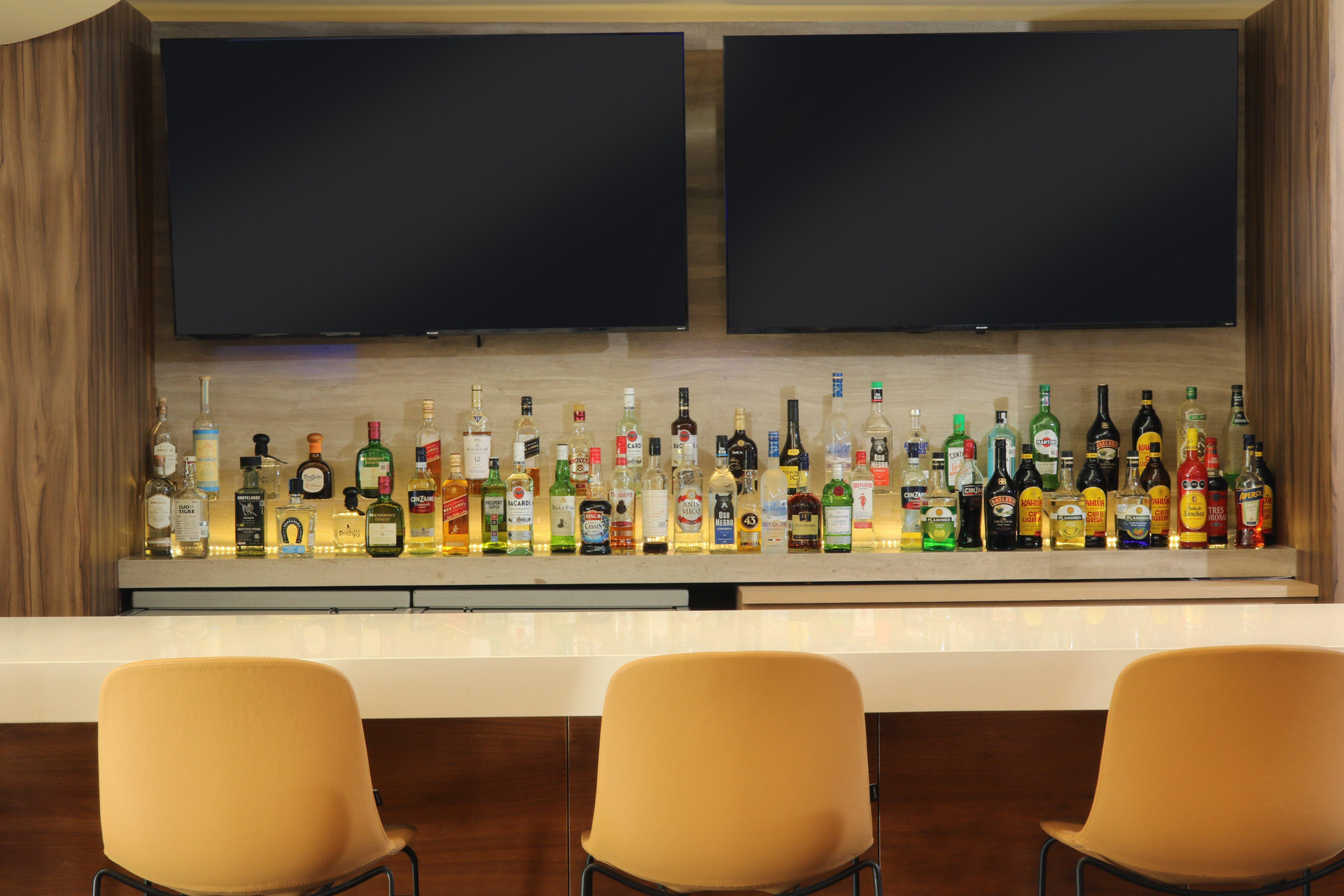 Bar/Salón Holiday Inn Tijuana Zona Rio by IHG