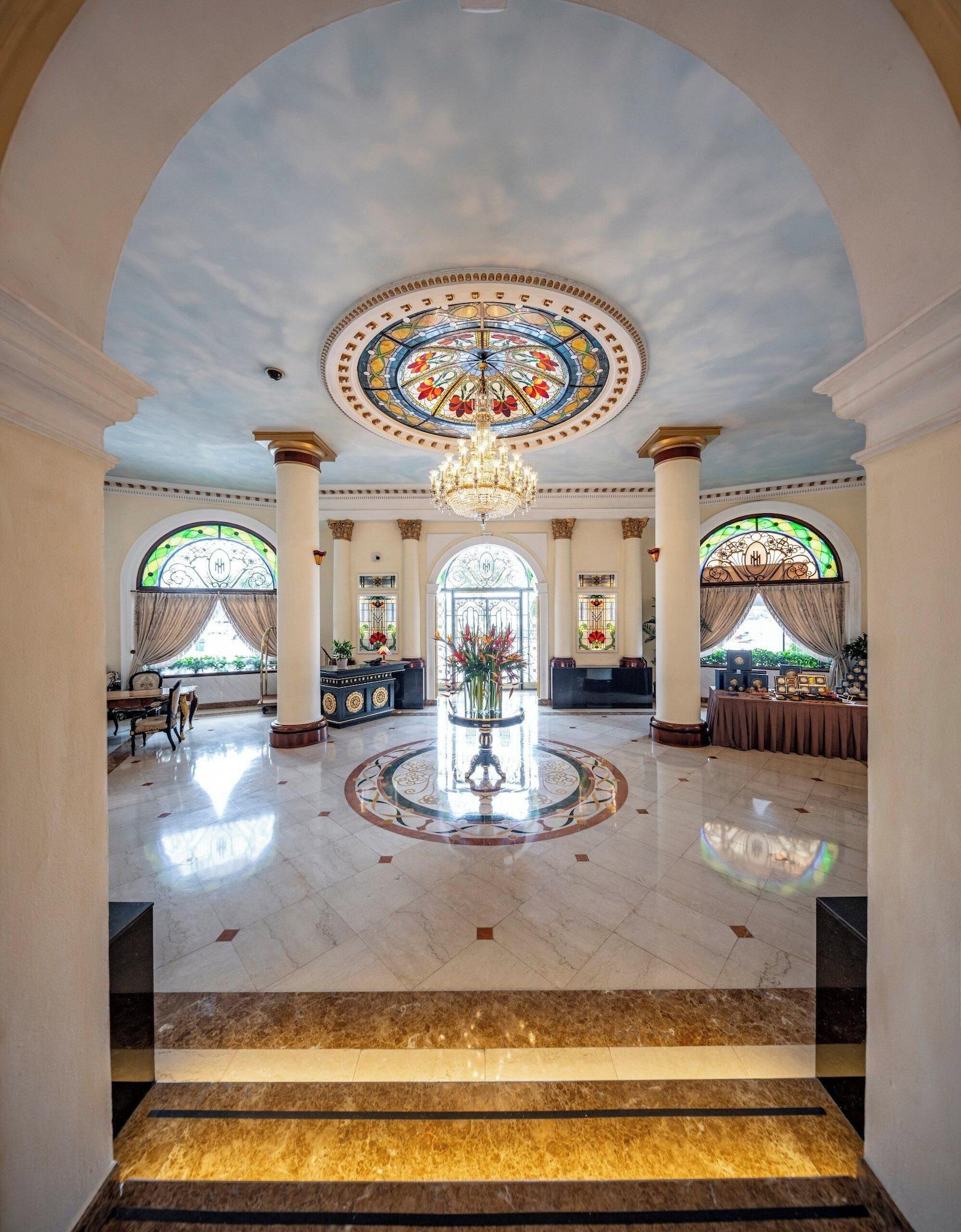 Vista Exterior Hotel Majestic Saigon