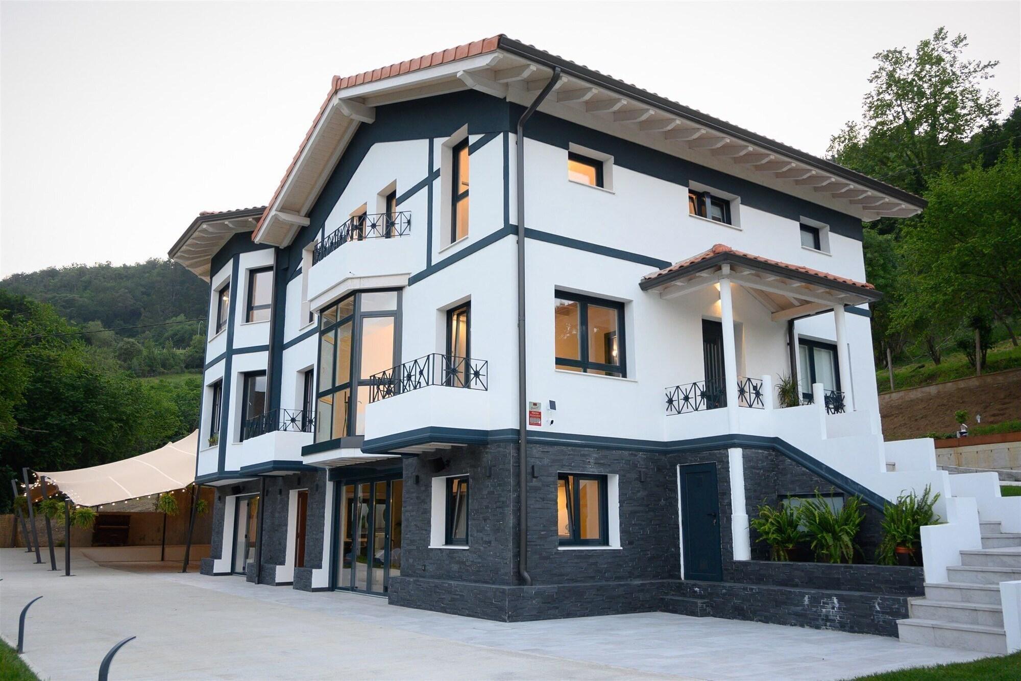 Vista Exterior Hotel Neguetxea