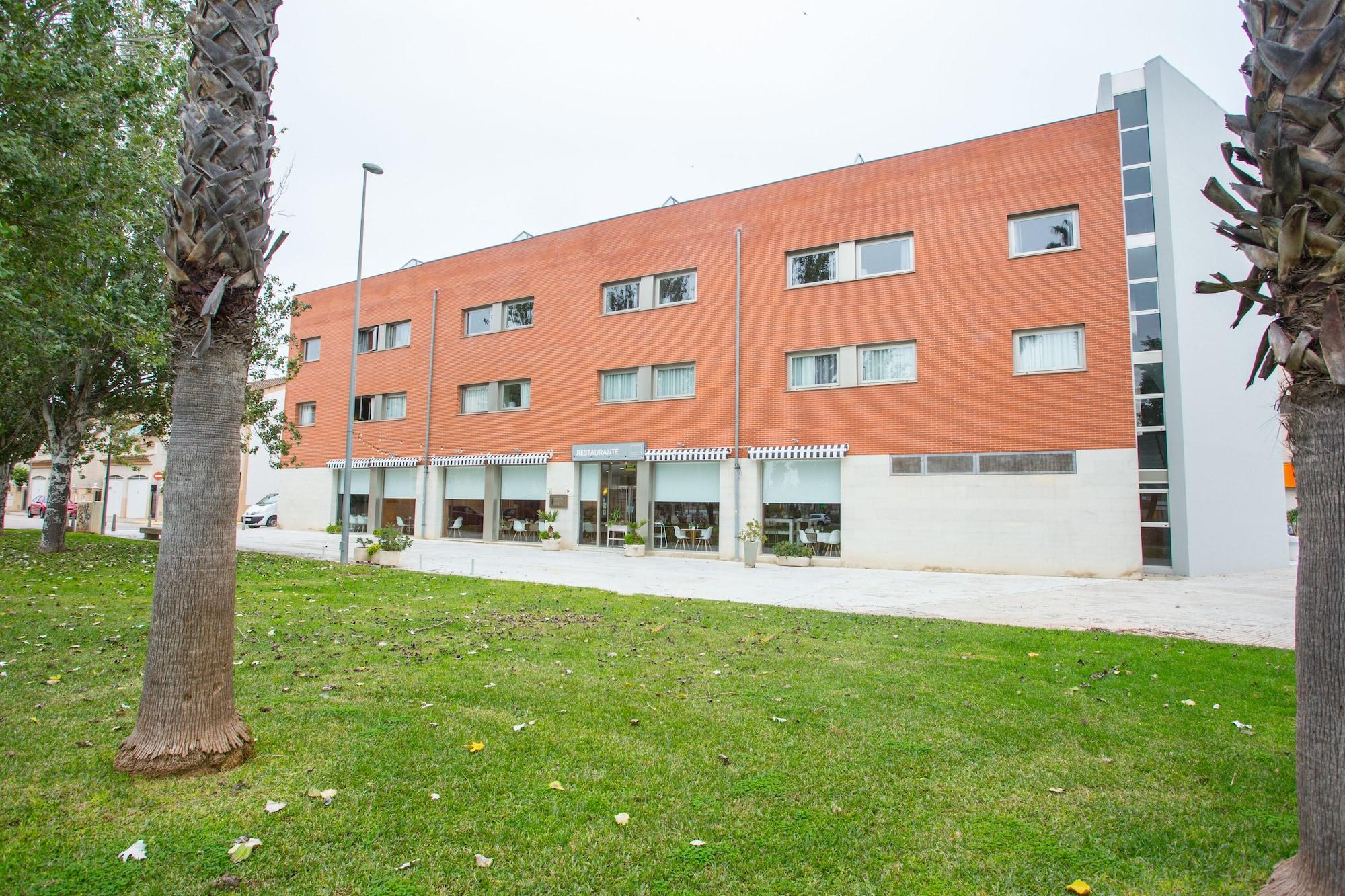 Vista Exterior Hotel Alaquas