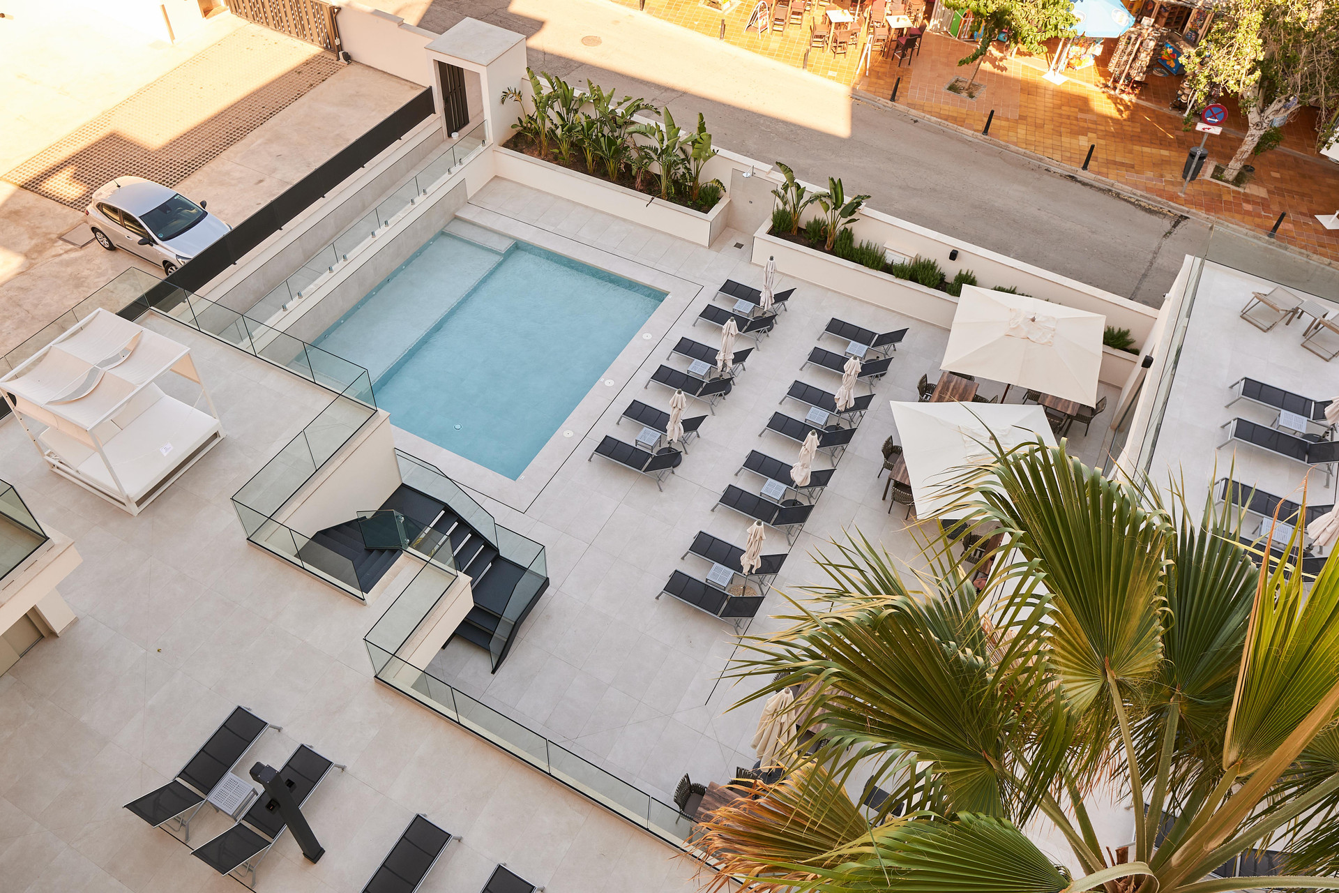 Vista Piscina Apartamentos Ponent