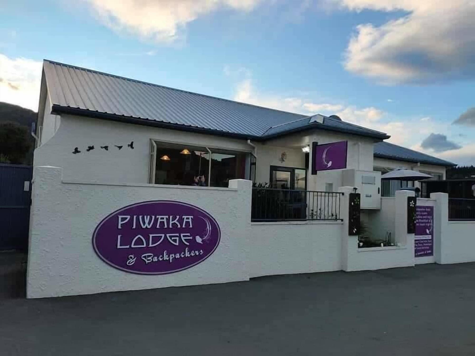 Varios Piwaka Lodge and Backpackers