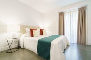 Alquiler Vacacional - In chueca by Gran via 1130 SQF 105 - SM big apartment with view, Super center
