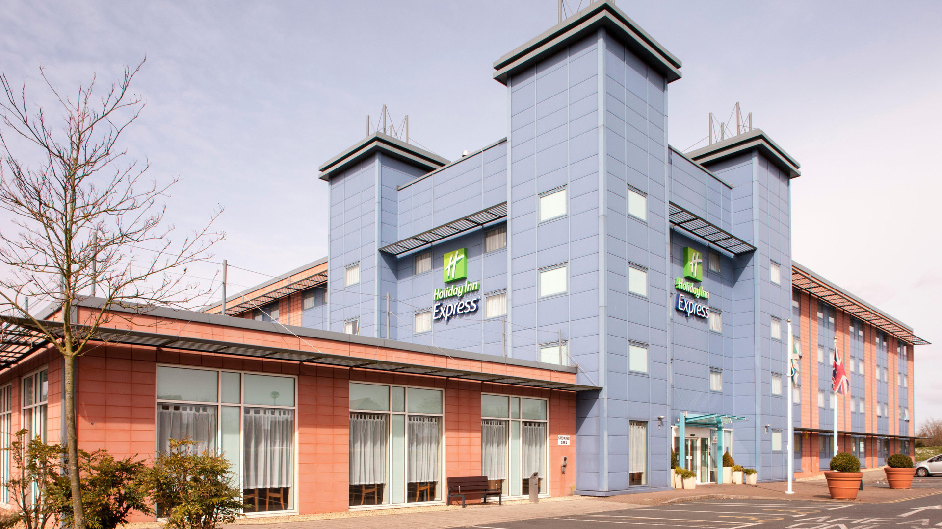 Vista Exterior Holiday Inn Express Oxford-Kassam Stadium by IHG