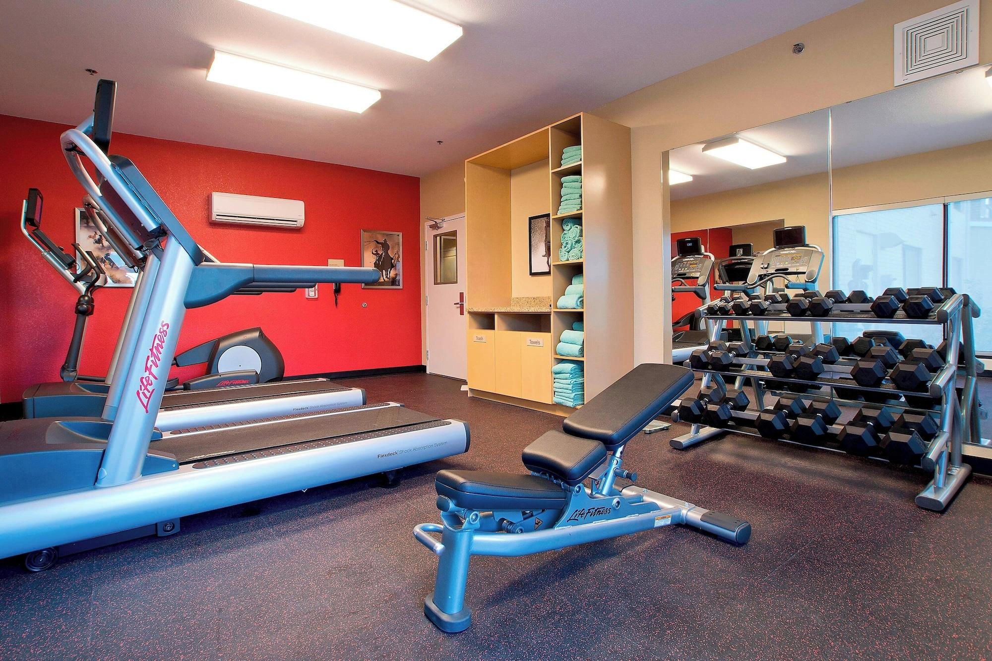 Gimnasio TownePlace Suites by Marriott Dodge City