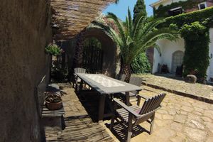 Alquiler Vacacional - Historic house in the green, but a few steps from the sea.