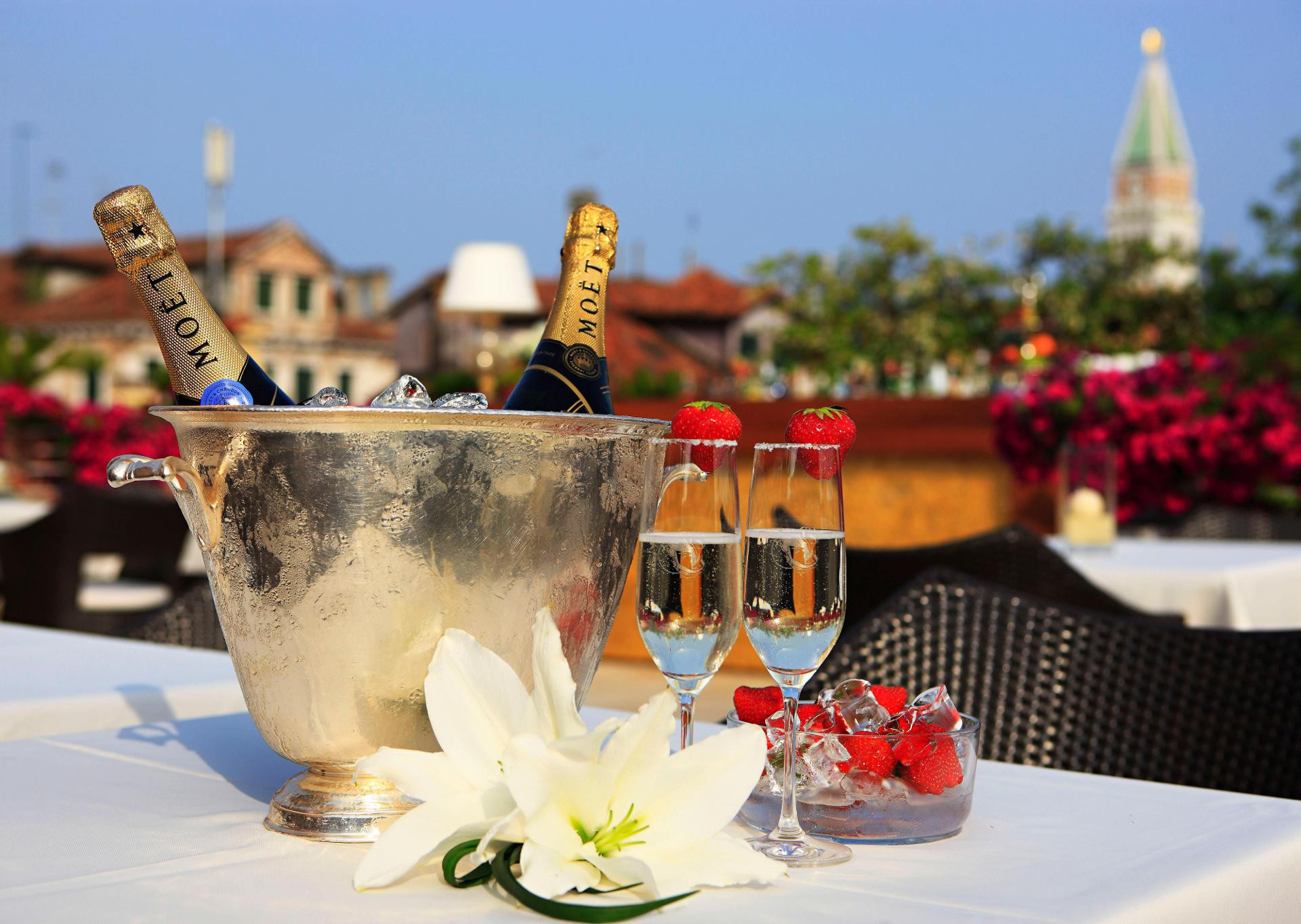 Vista Exterior Hotel A LA Commedia