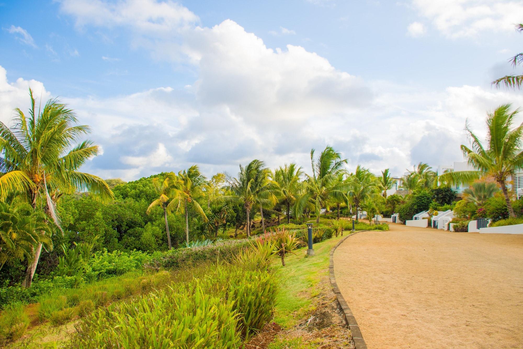 Vista Exterior Azuri Apartment with Beach, Pools, Gym, Restaurants, Spa, Boats, kids Corner