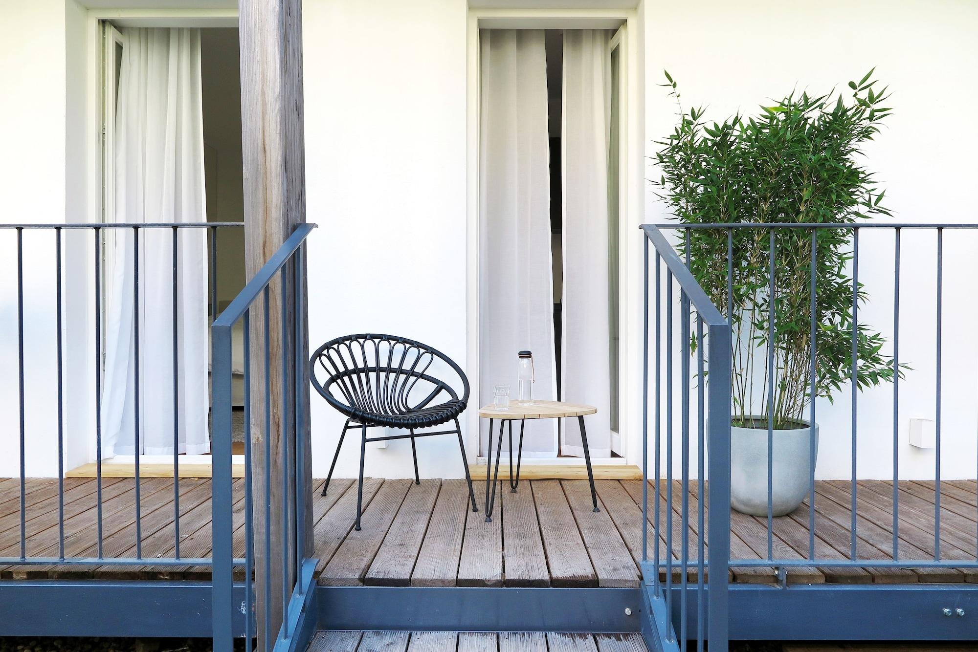 Vista Exterior August The Boardinghouse