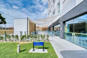Alojamiento - Holiday Inn Express Madrid Airport by IHG