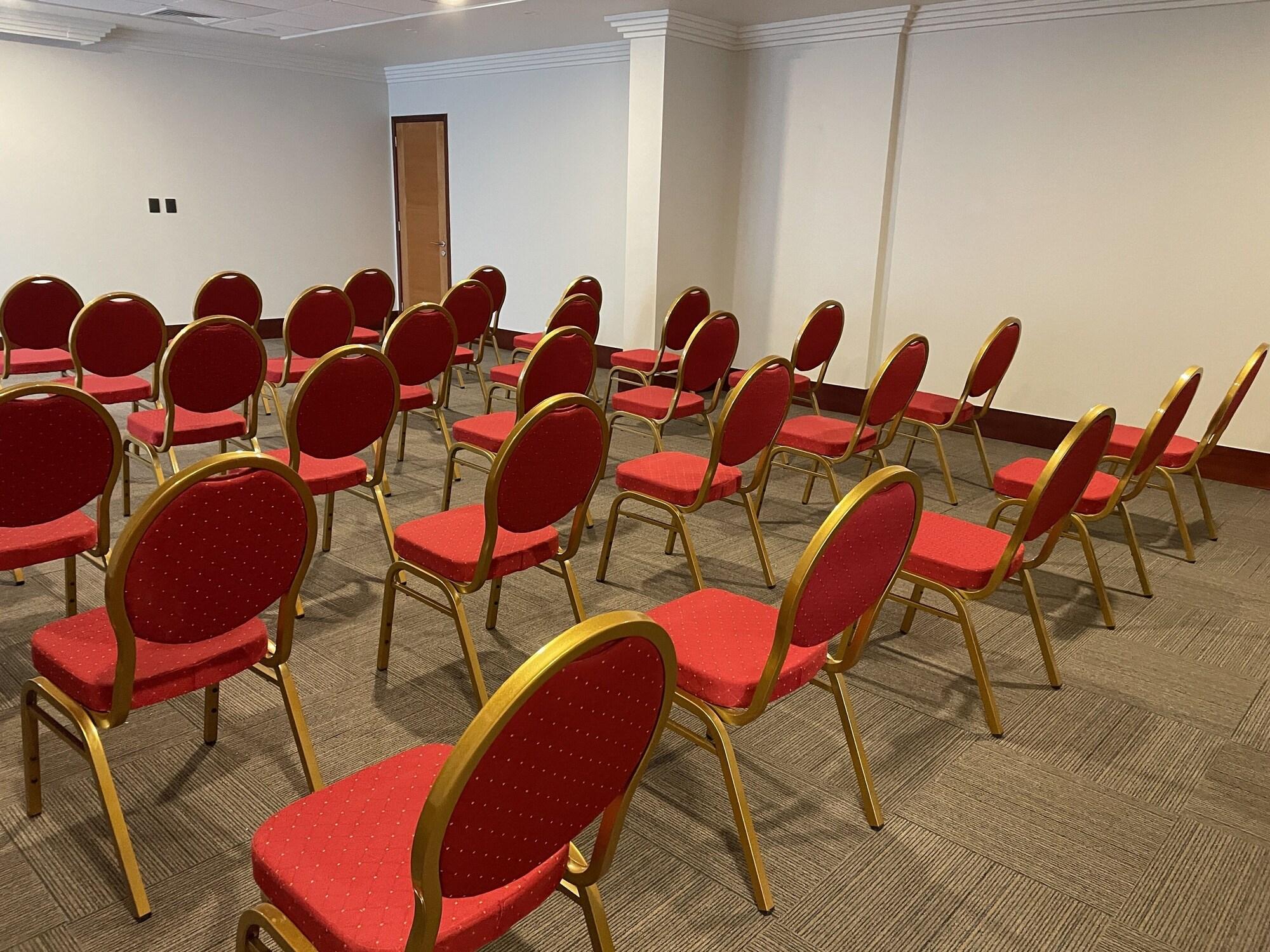 Sala de Reuniones Diego de Almagro Providencia Express