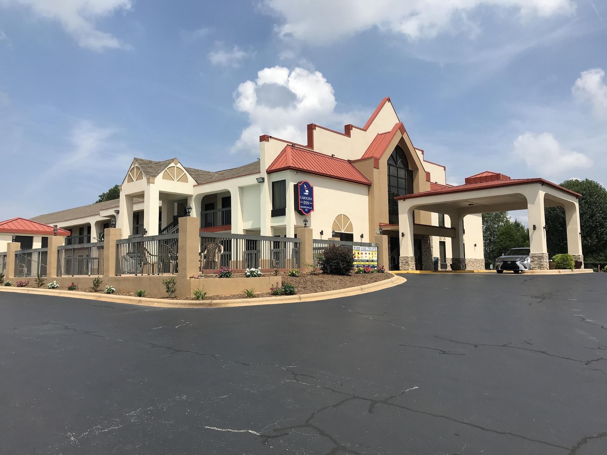 Vista Exterior Carolina Inn & Suites of Lake Norman