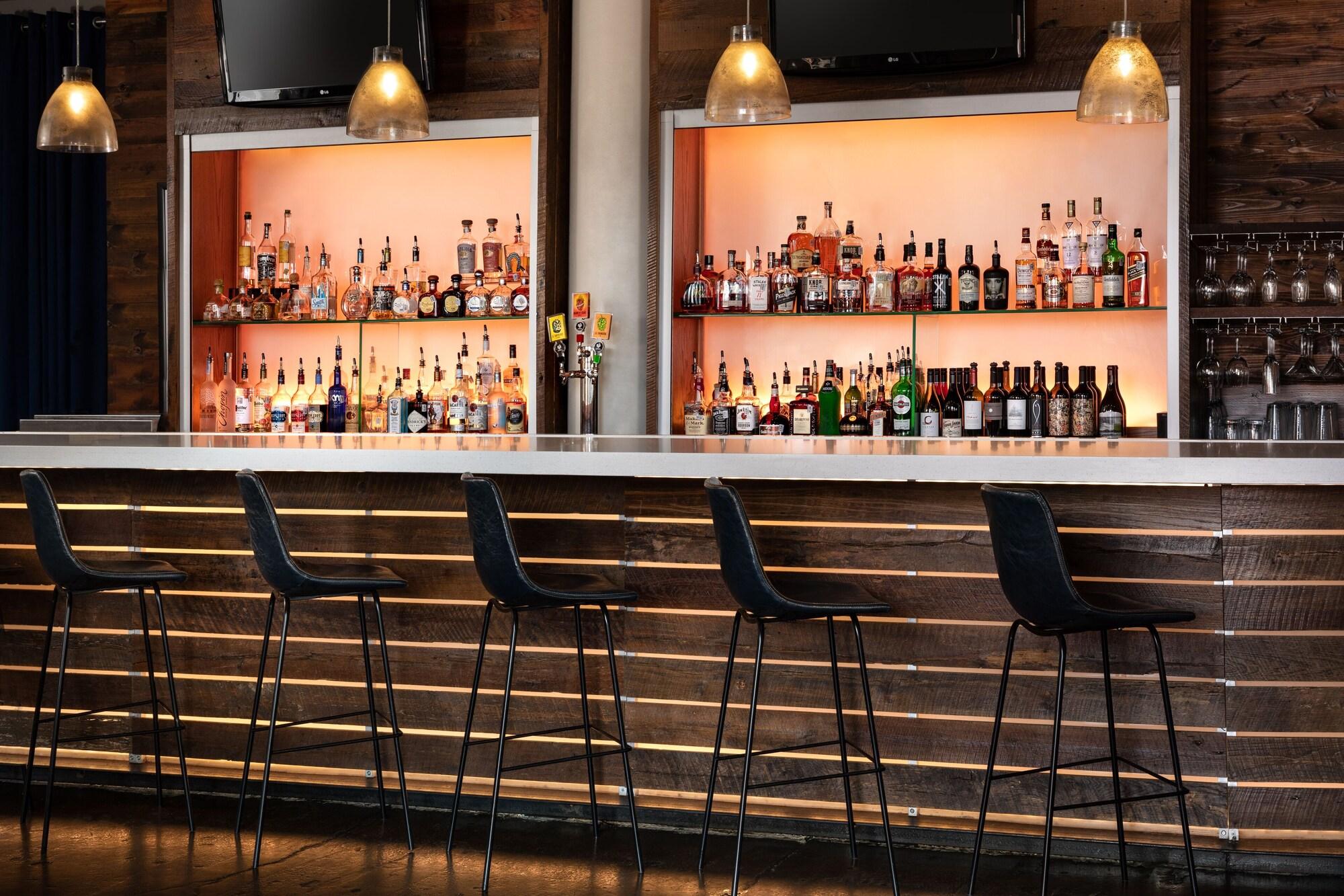 Bar/Salón Canvas Hotel Dallas